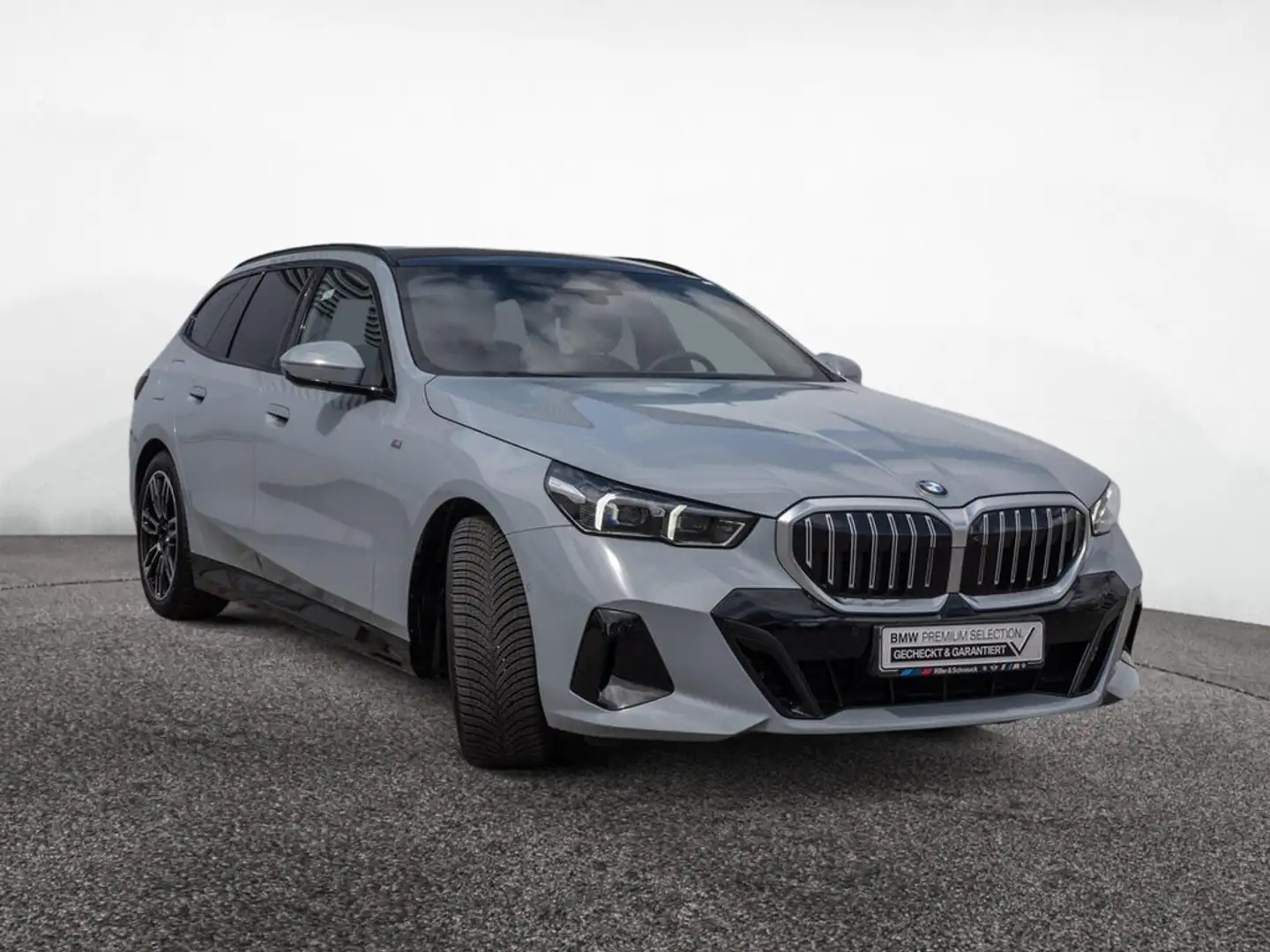 BMW 520 d Touring M-Sport AHK+PANO+STANDHZG+360°KA Grau - 2