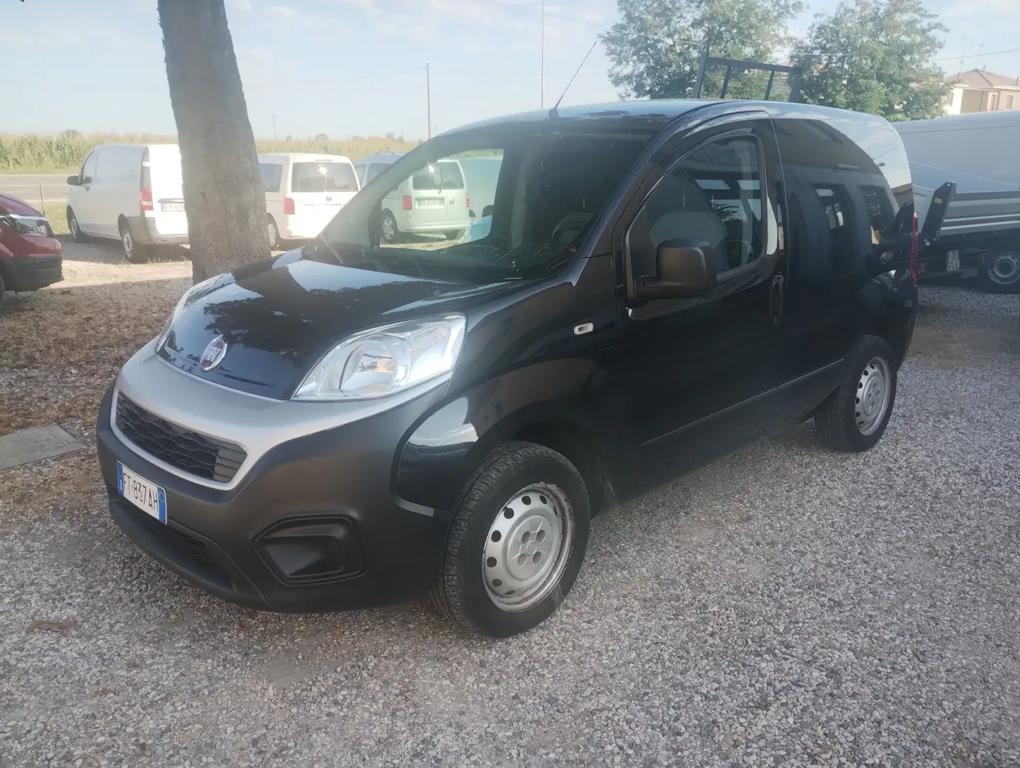 Fiat Fiorino 1.4 8V Furgone Natural Power Чёрный - 2