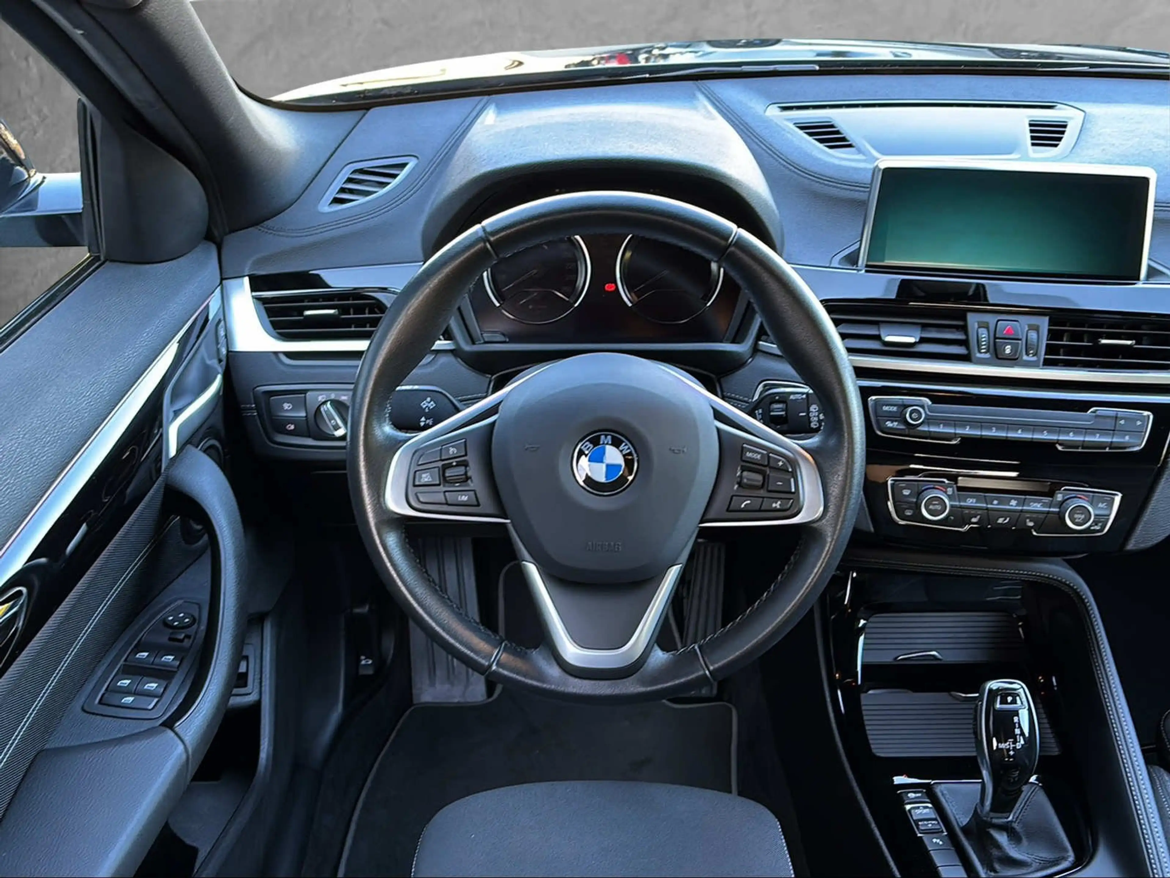 BMW X2 sDrive18d Advantage Plus — photo 13