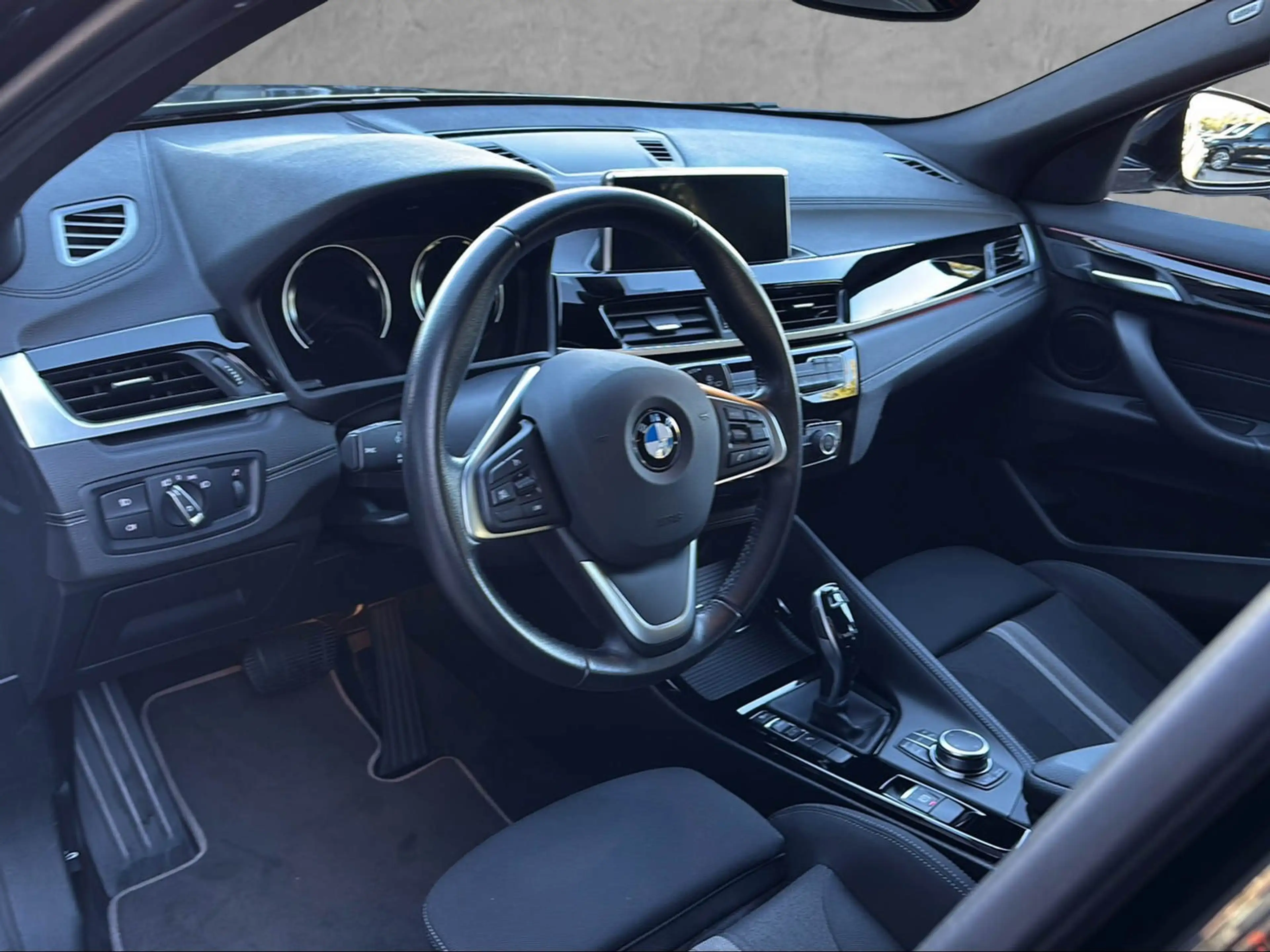 BMW X2 sDrive18d Advantage Plus — photo 14