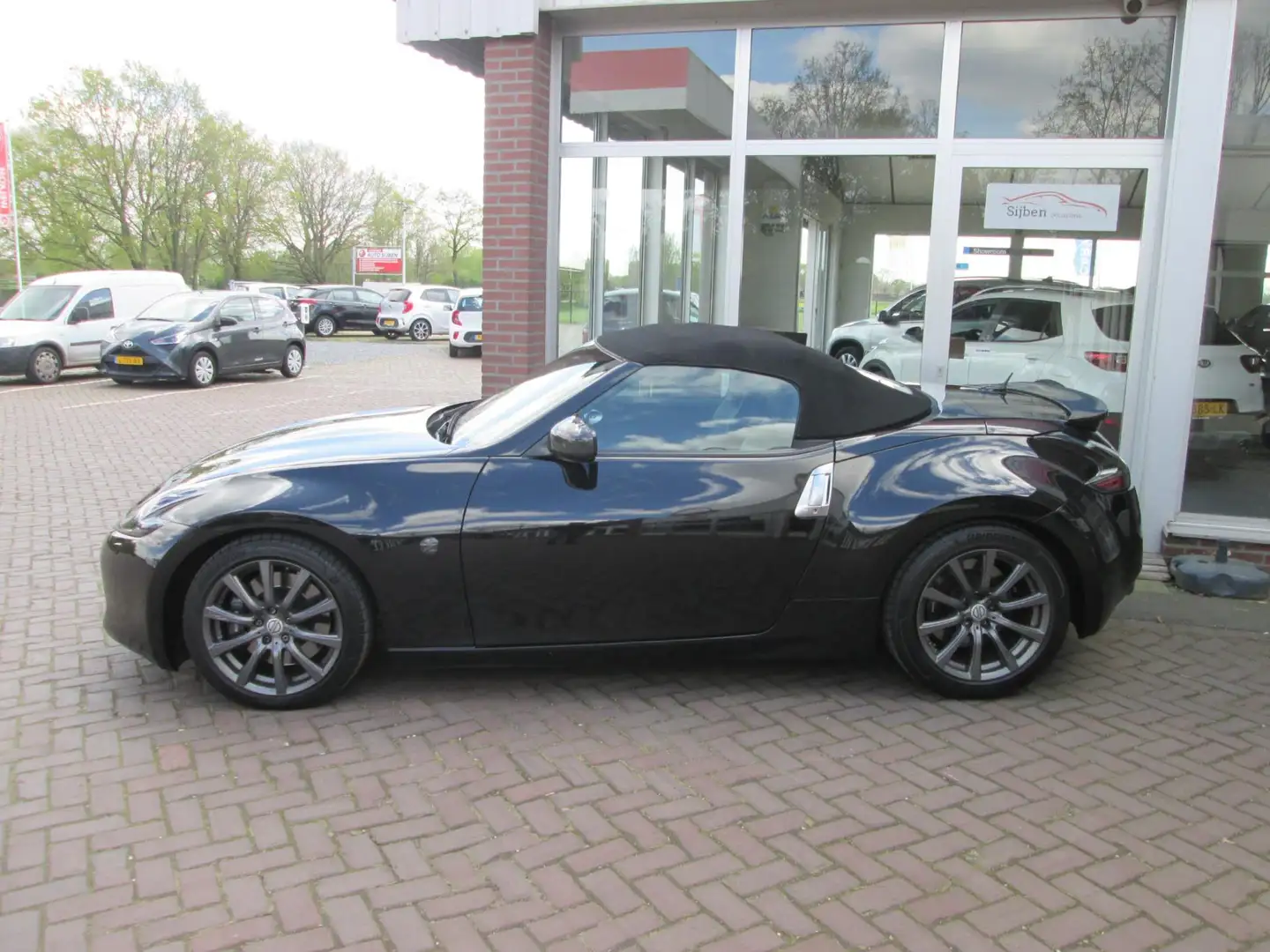 Nissan 370Z Roadster 3.7 V6 Pack / cabrio / automaat crna - 2