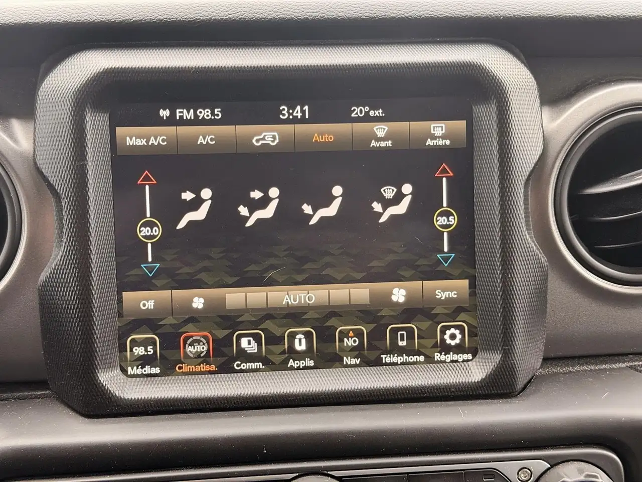 Jeep Wrangler снимка Jeep Wrangler
