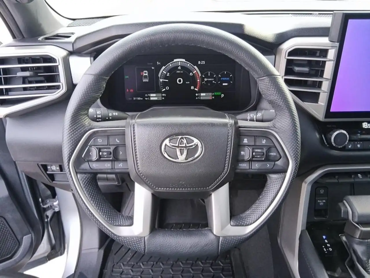 Toyota Tundra снимка Toyota Tundra
