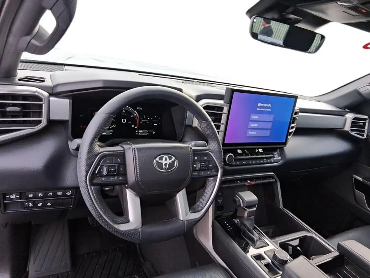 Toyota Tundra снимка Toyota Tundra