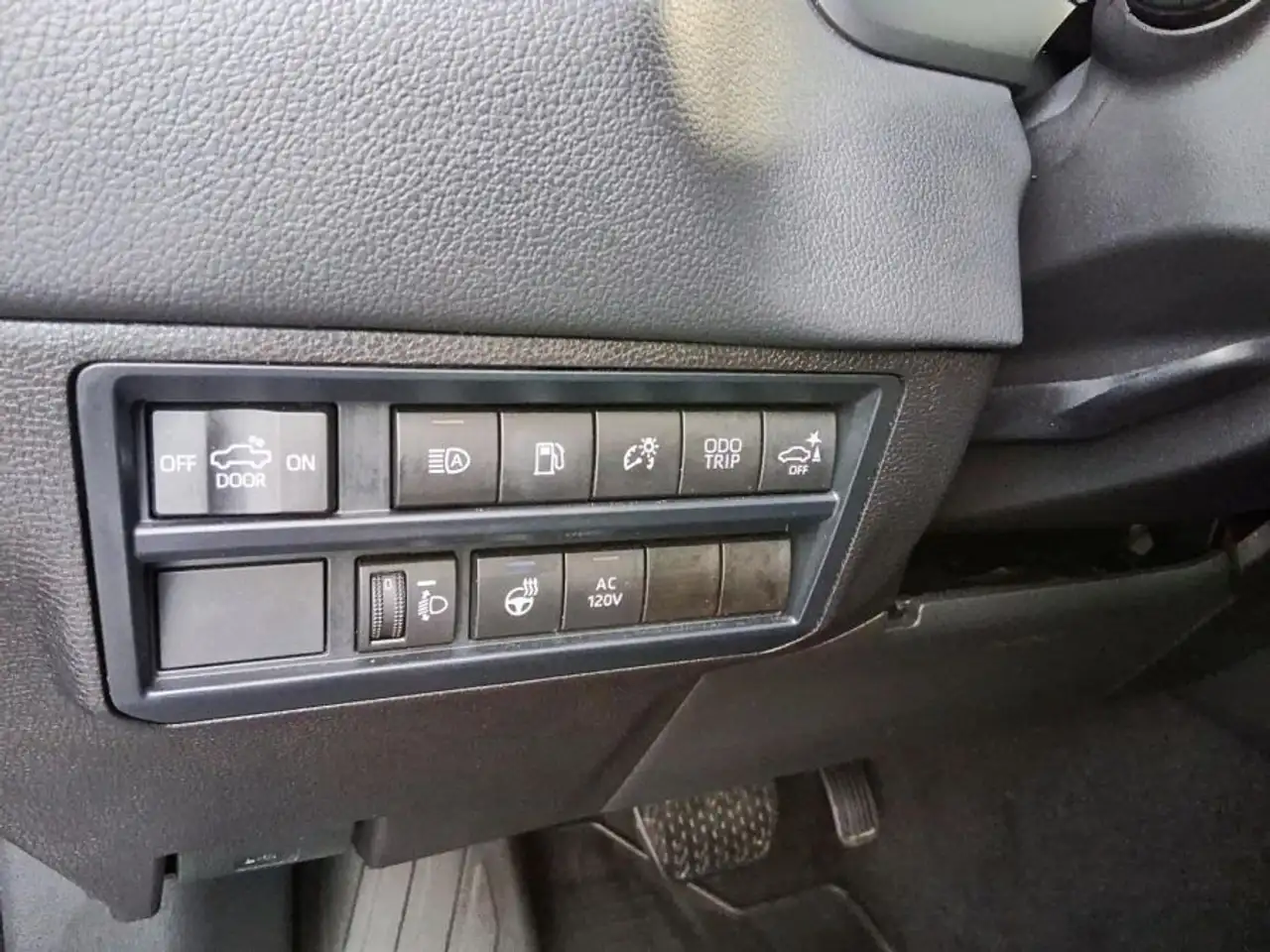 Toyota Tundra снимка Toyota Tundra