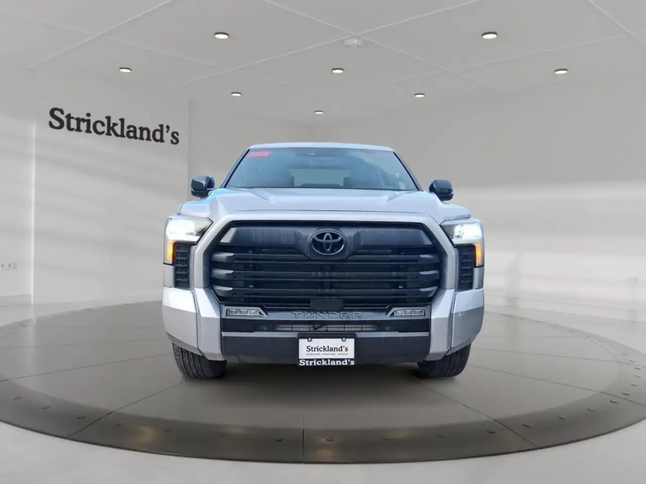 Toyota Tundra снимка Toyota Tundra