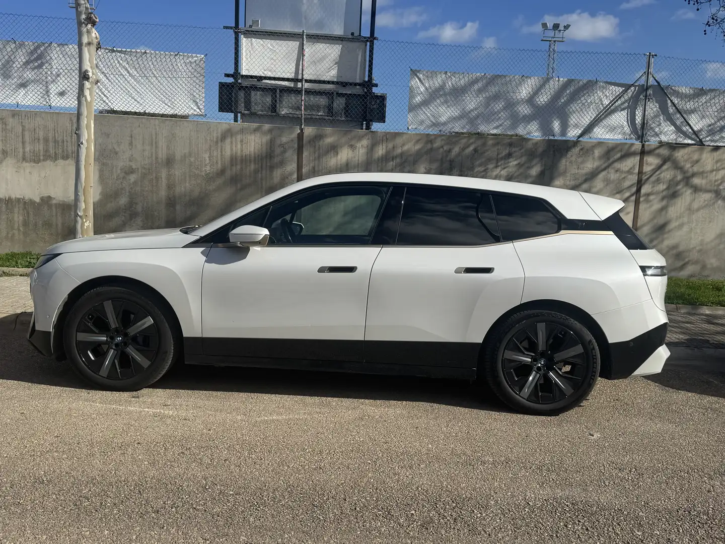 BMW iX iX xDrive 40 - 1