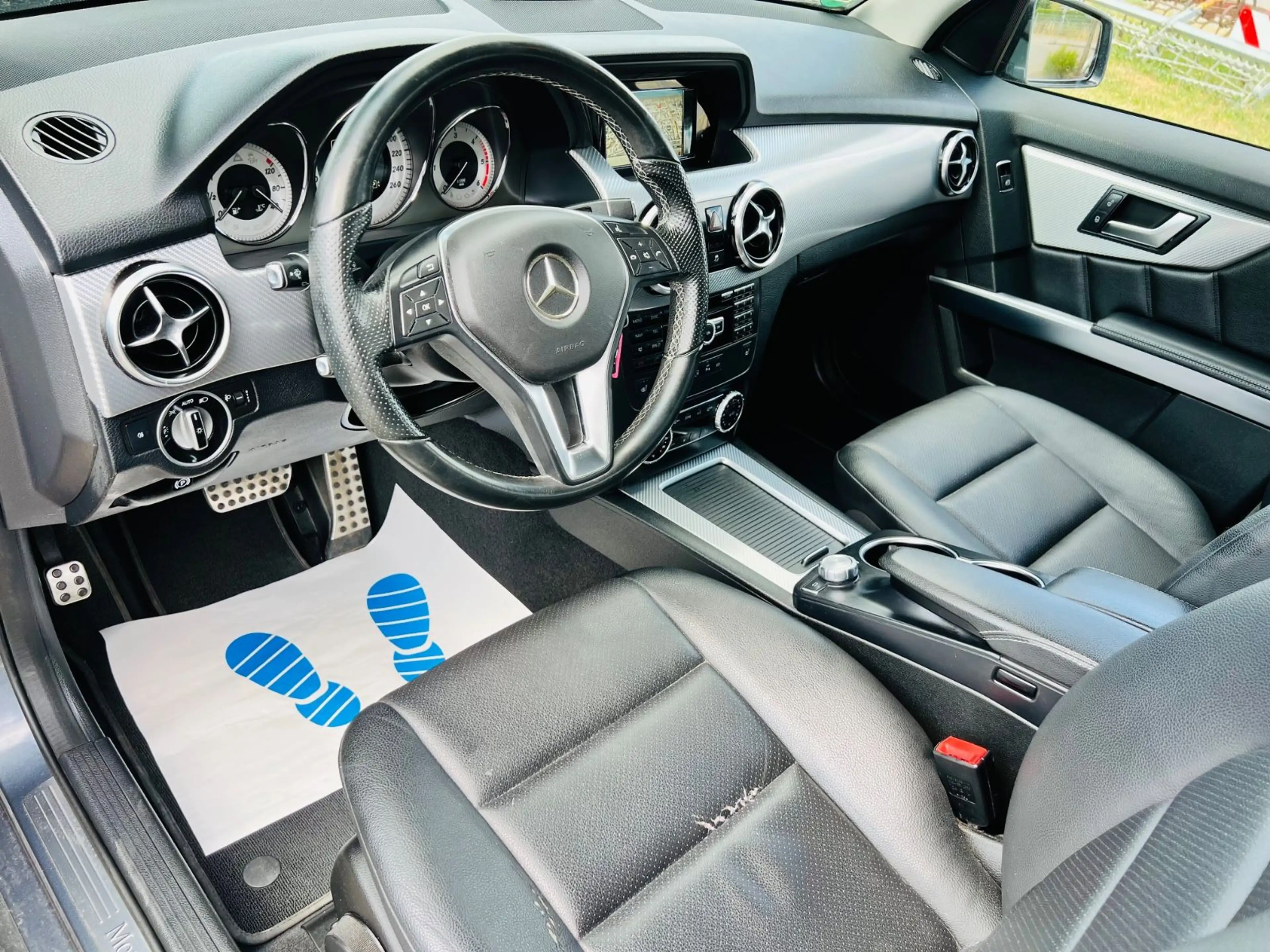 Mercedes-Benz GLK 200 CDI*AUTOM*NAVI*LEDER*AHK*2.HD*SPORTPAKET — photo 9