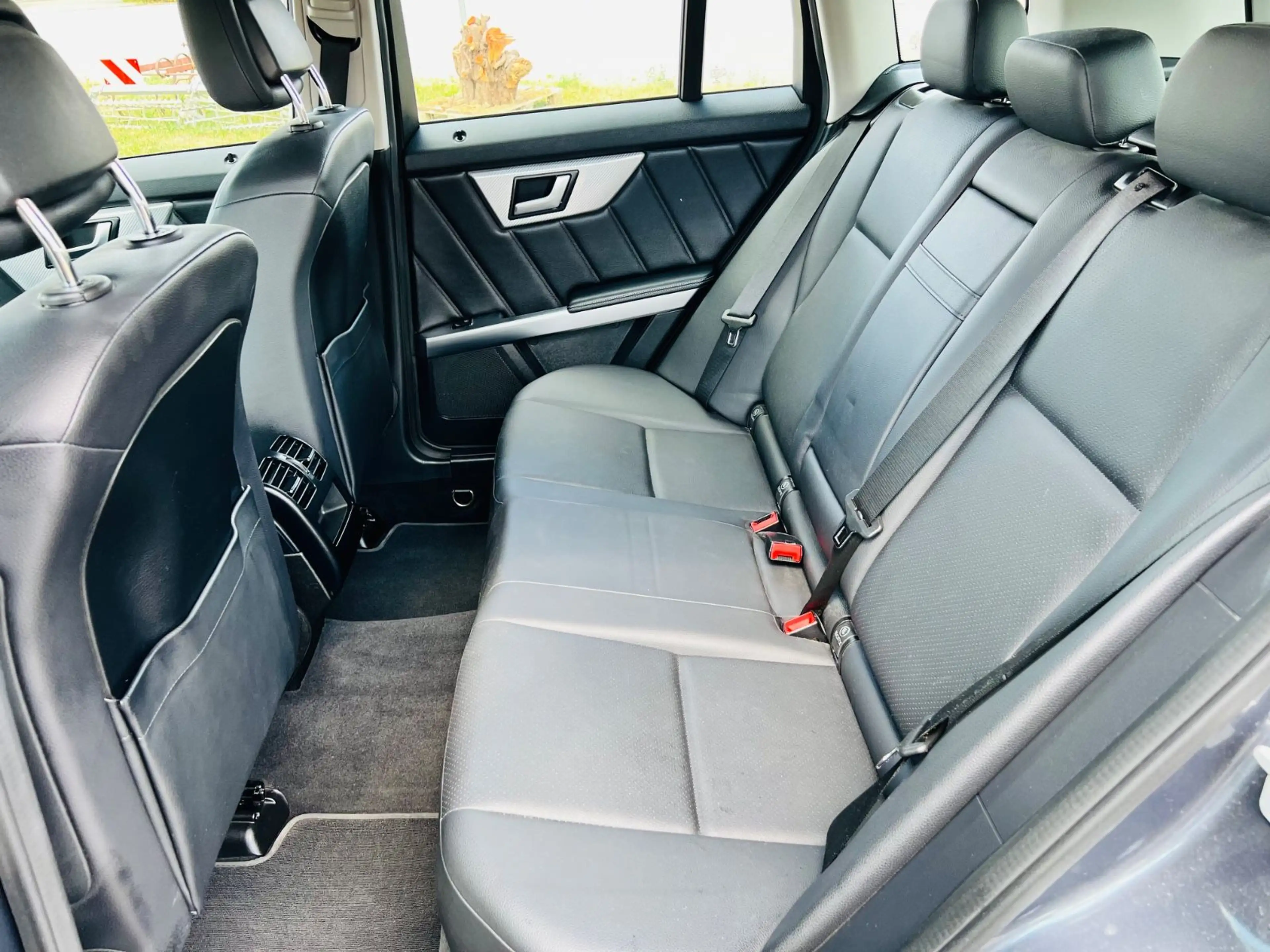 Mercedes-Benz GLK 200 CDI*AUTOM*NAVI*LEDER*AHK*2.HD*SPORTPAKET — photo 11