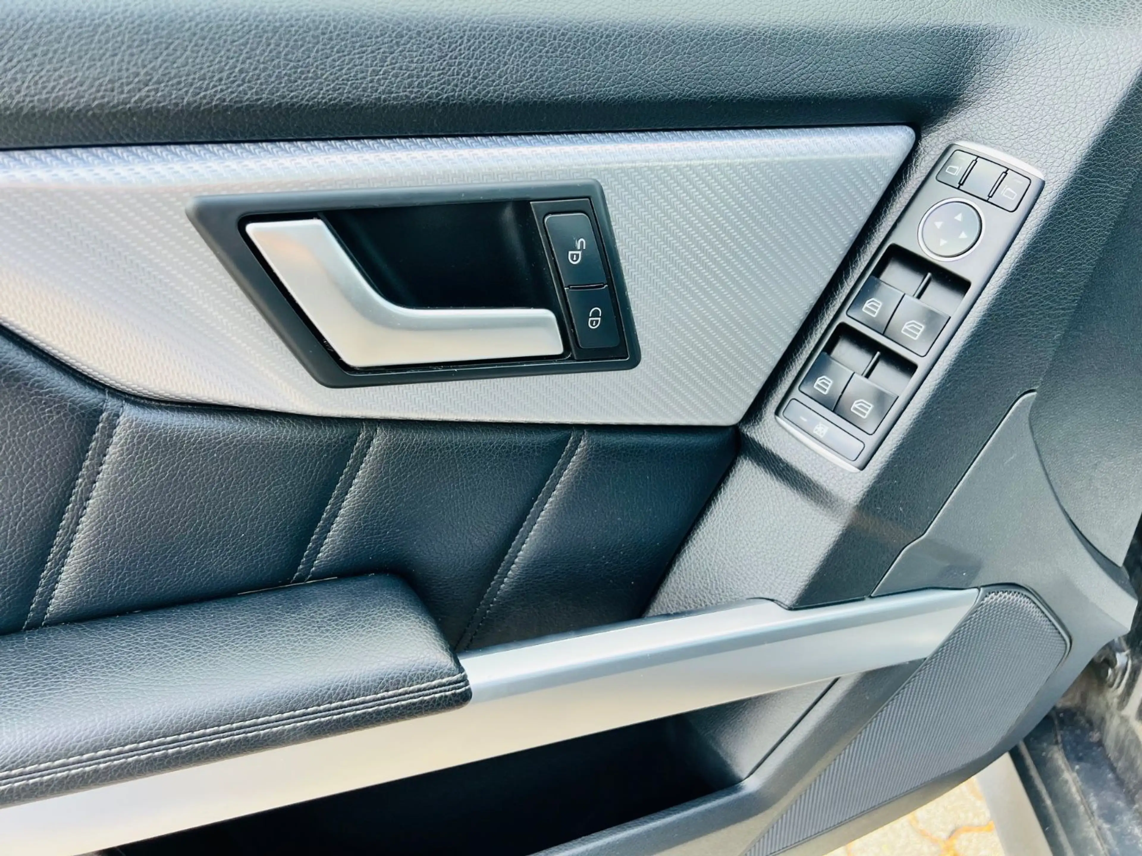 Mercedes-Benz GLK 200 CDI*AUTOM*NAVI*LEDER*AHK*2.HD*SPORTPAKET — photo 10