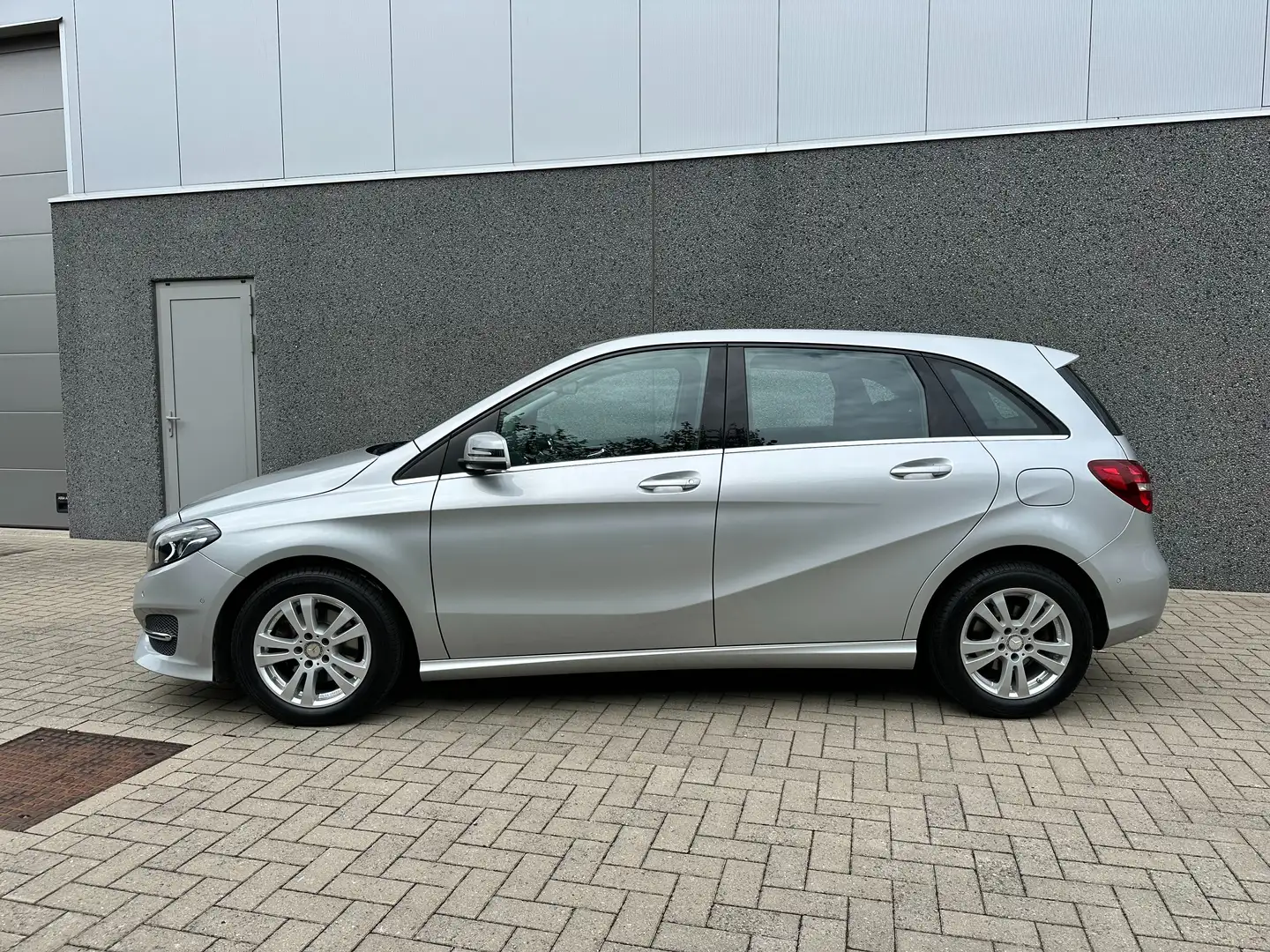 Mercedes-Benz B 180 BE Edition Zilver - 2