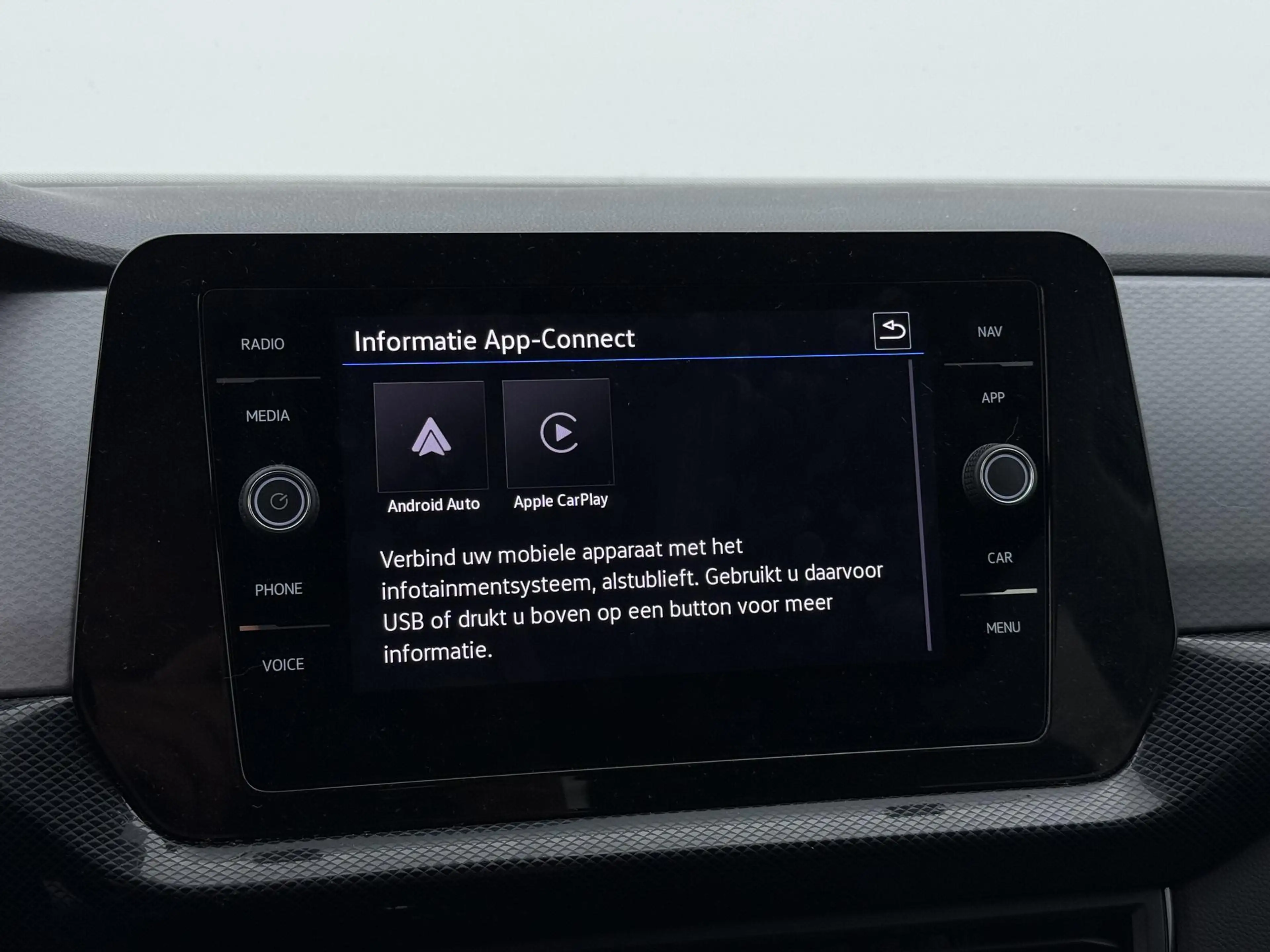 Volkswagen T-Cross 1.0 TSI Life | Climate control | ACC | Parkeersens — photo 9
