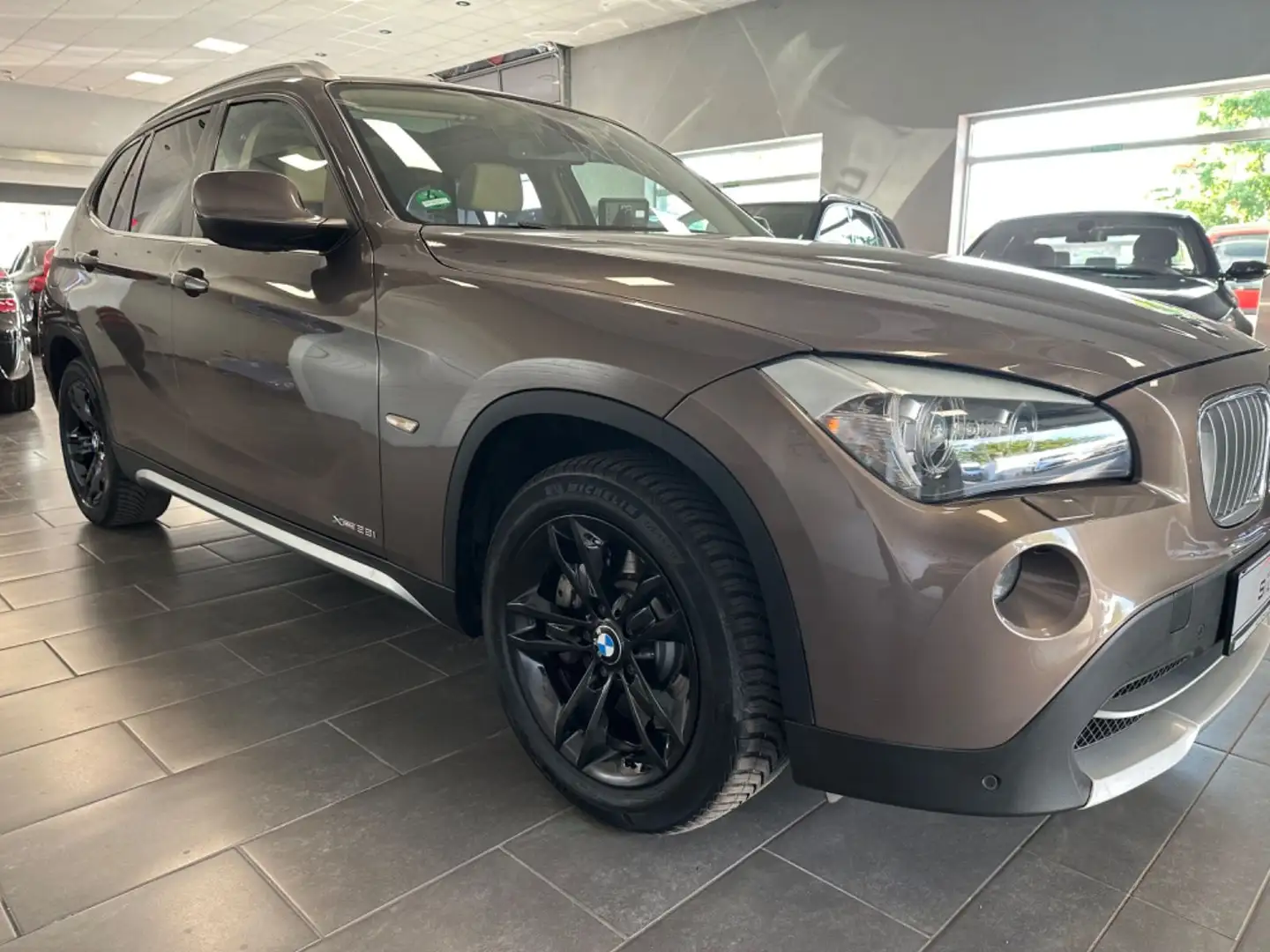BMW X1 Baureihe X1 xDrive 28i Prof./Pano/Leder/Xenon Braun - 2