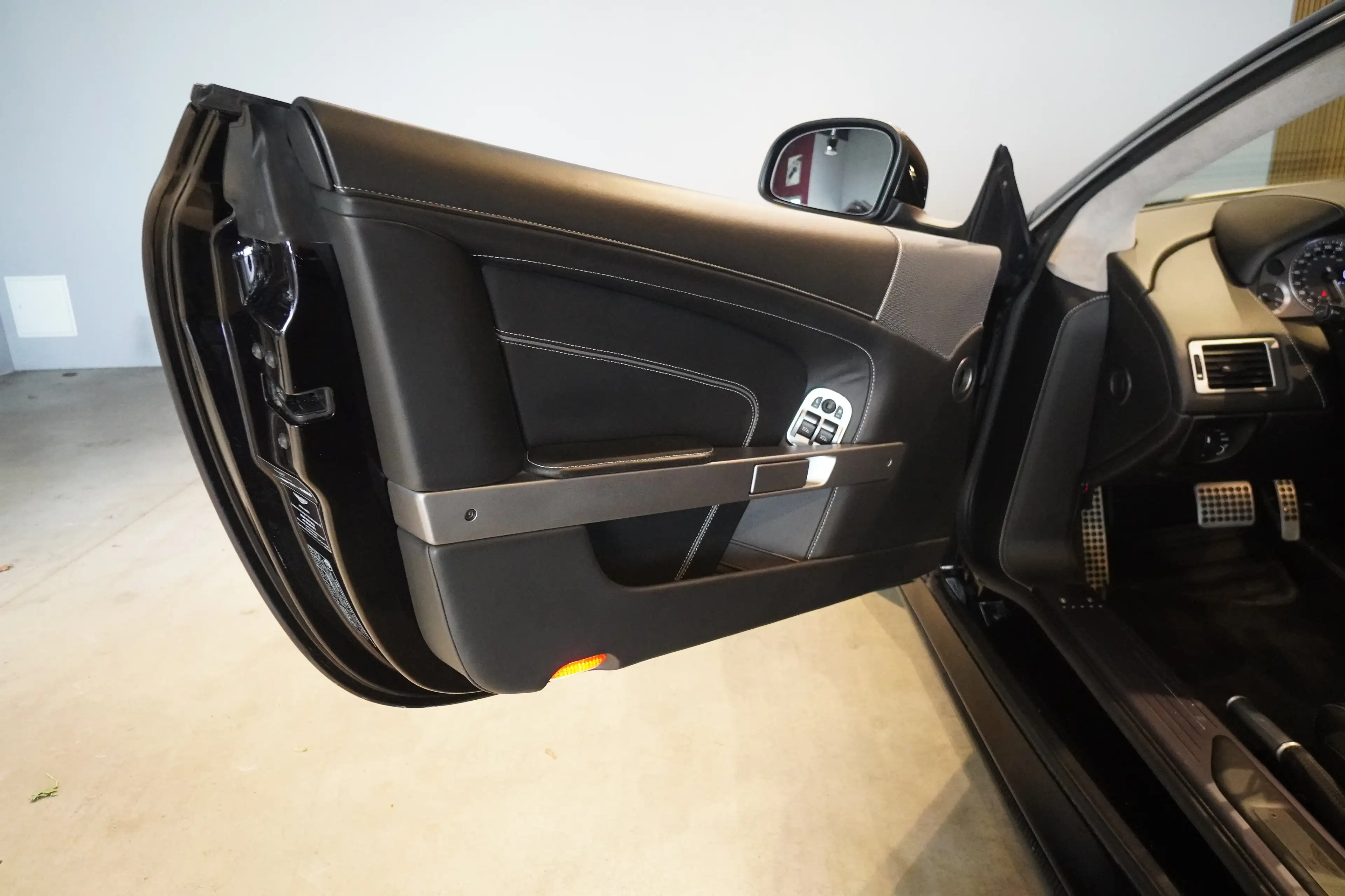 Aston Martin DB9 DB9 6.0 V12 Volante*Carbon*Lift*21"Alu*BRD Fzg* — photo 11