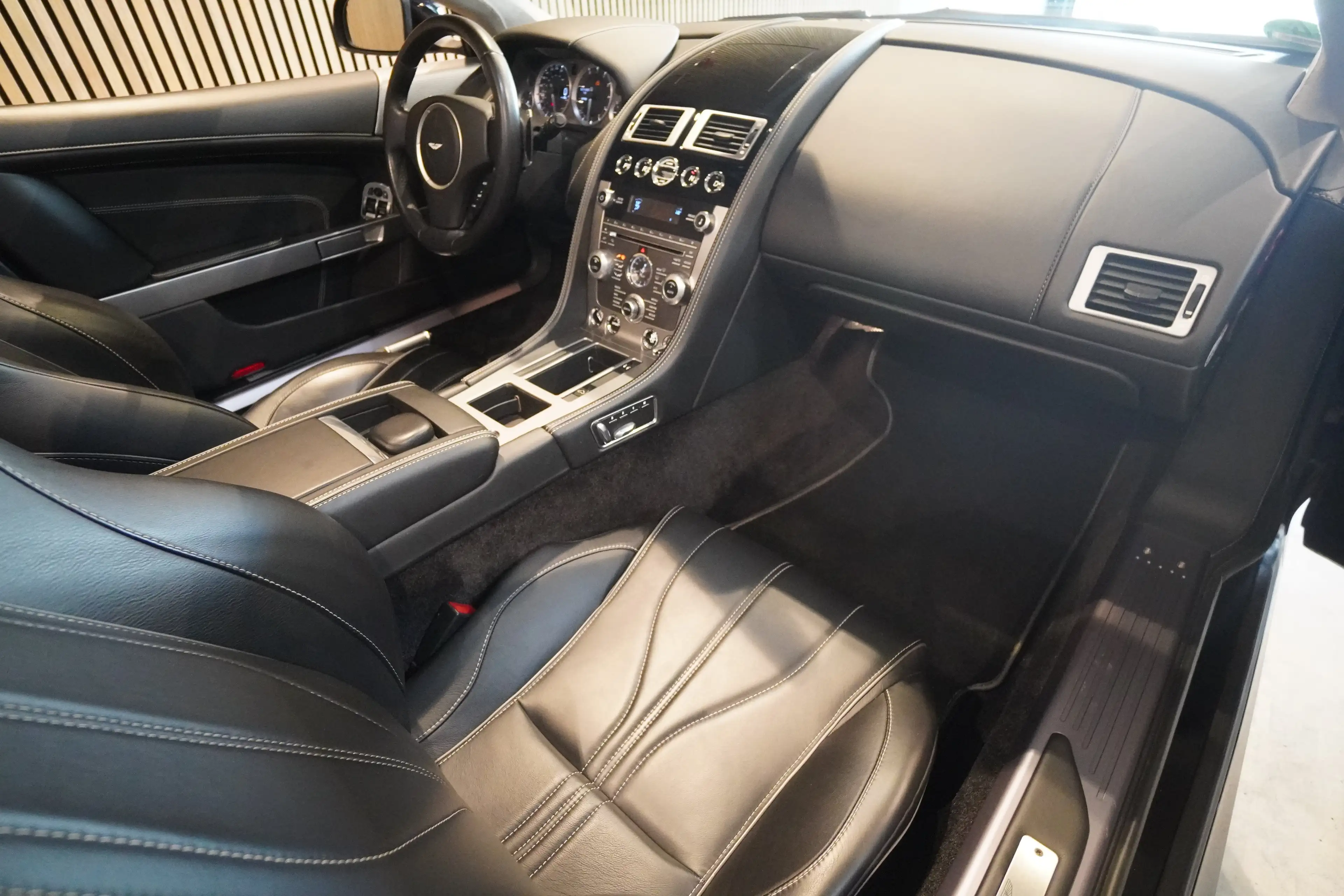Aston Martin DB9 DB9 6.0 V12 Volante*Carbon*Lift*21"Alu*BRD Fzg* — photo 8