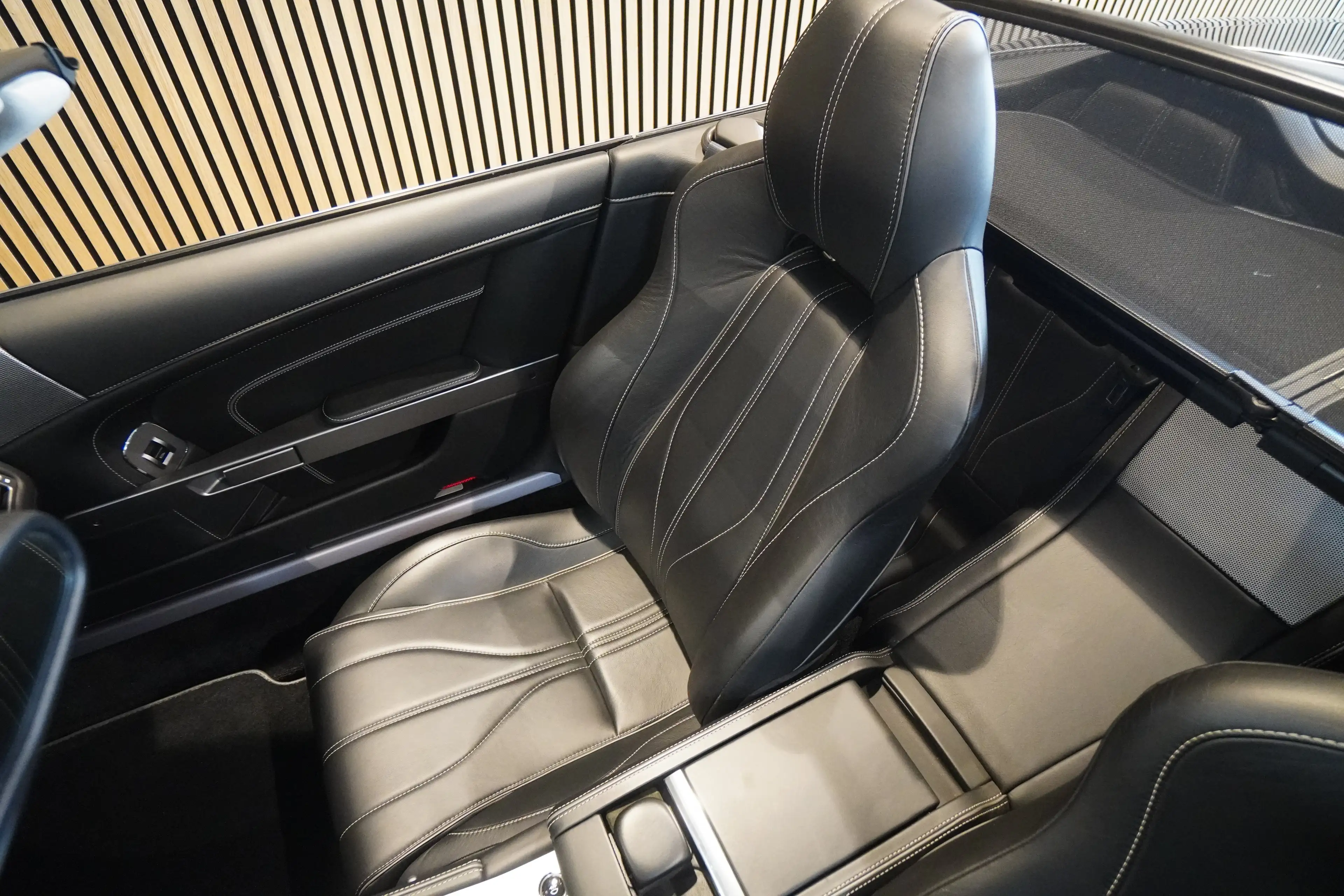 Aston Martin DB9 DB9 6.0 V12 Volante*Carbon*Lift*21"Alu*BRD Fzg* — photo 9
