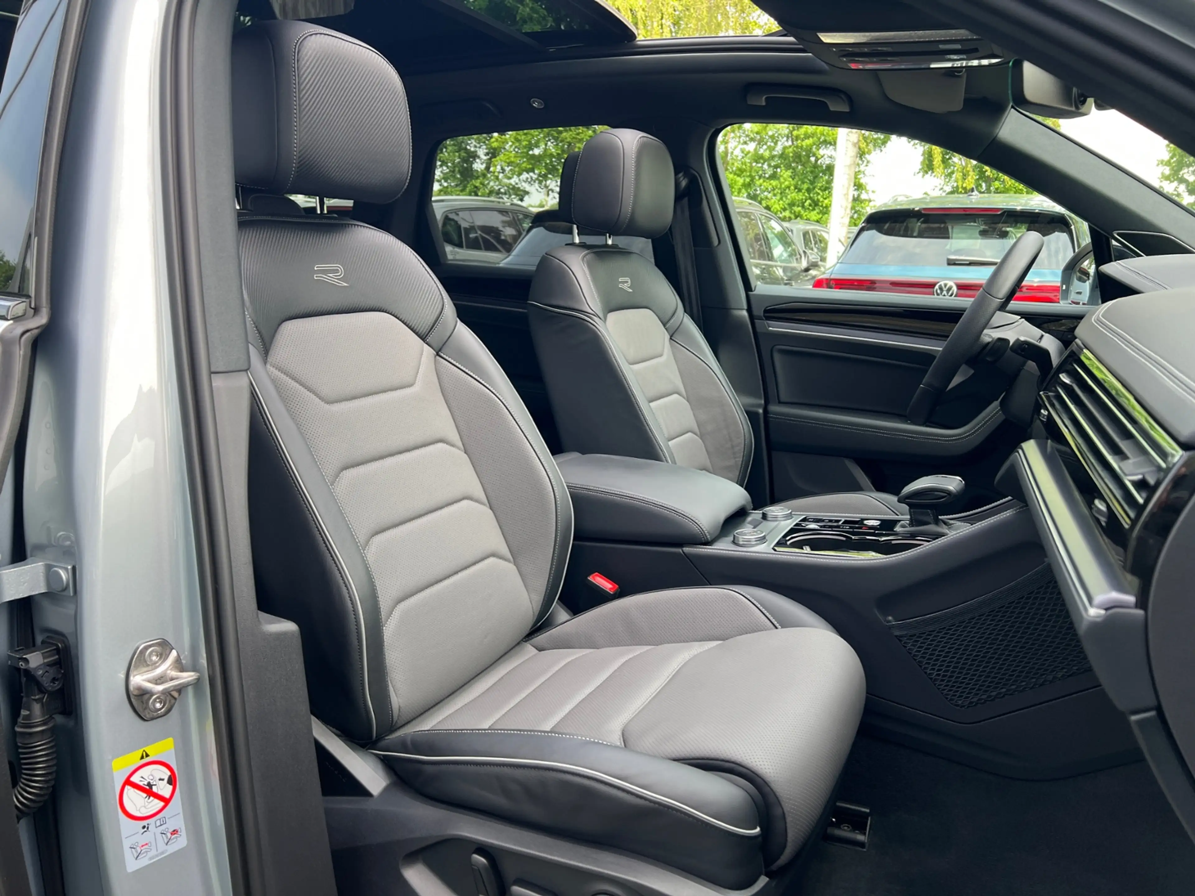 Volkswagen Touareg R-Line 3.0 TDI *BlackStyle, AHK, Luft, Pano, Stan — photo 10