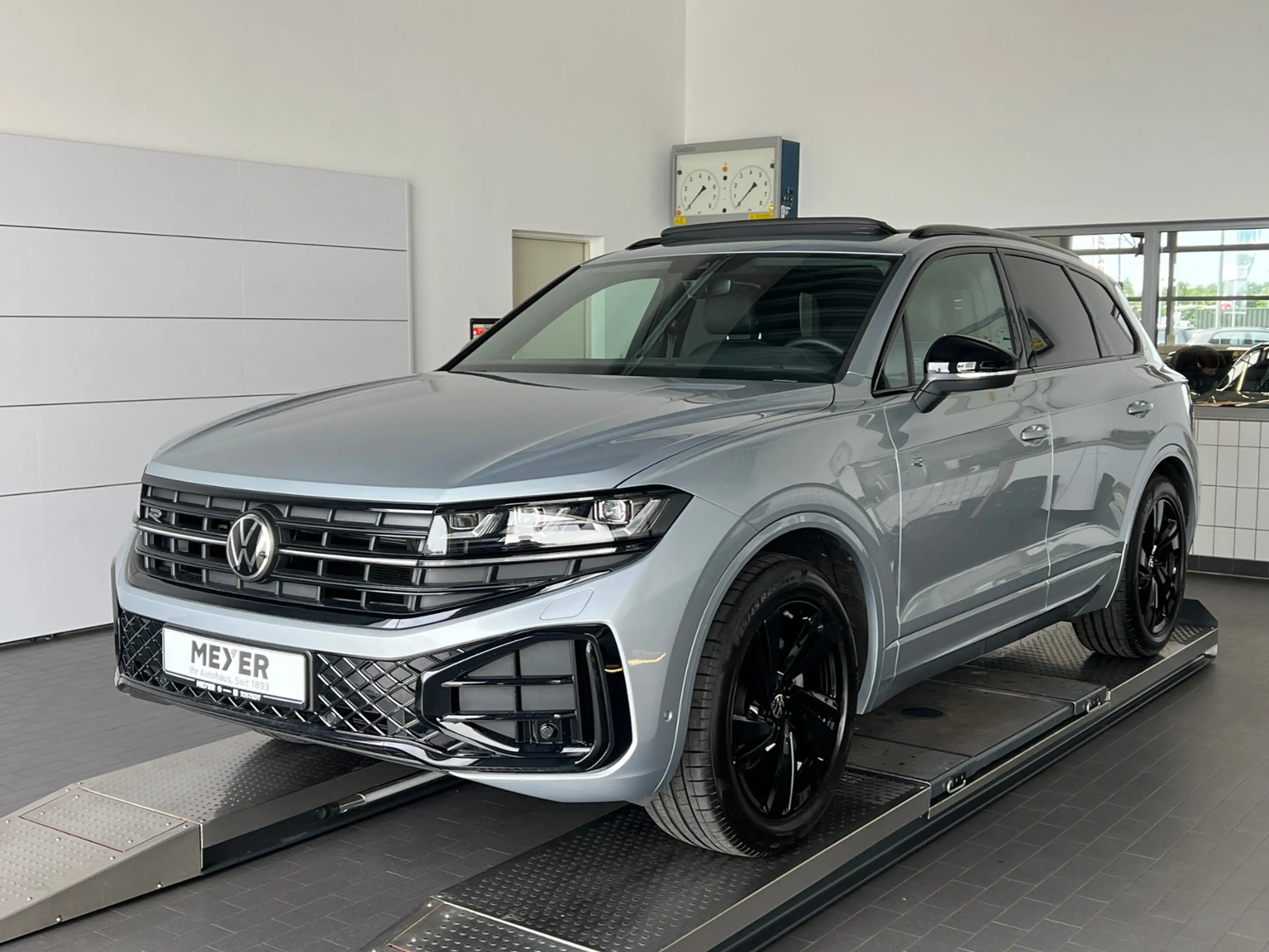 Volkswagen Touareg R-Line 3.0 TDI *BlackStyle, AHK, Luft, Pano, Stan — photo 2