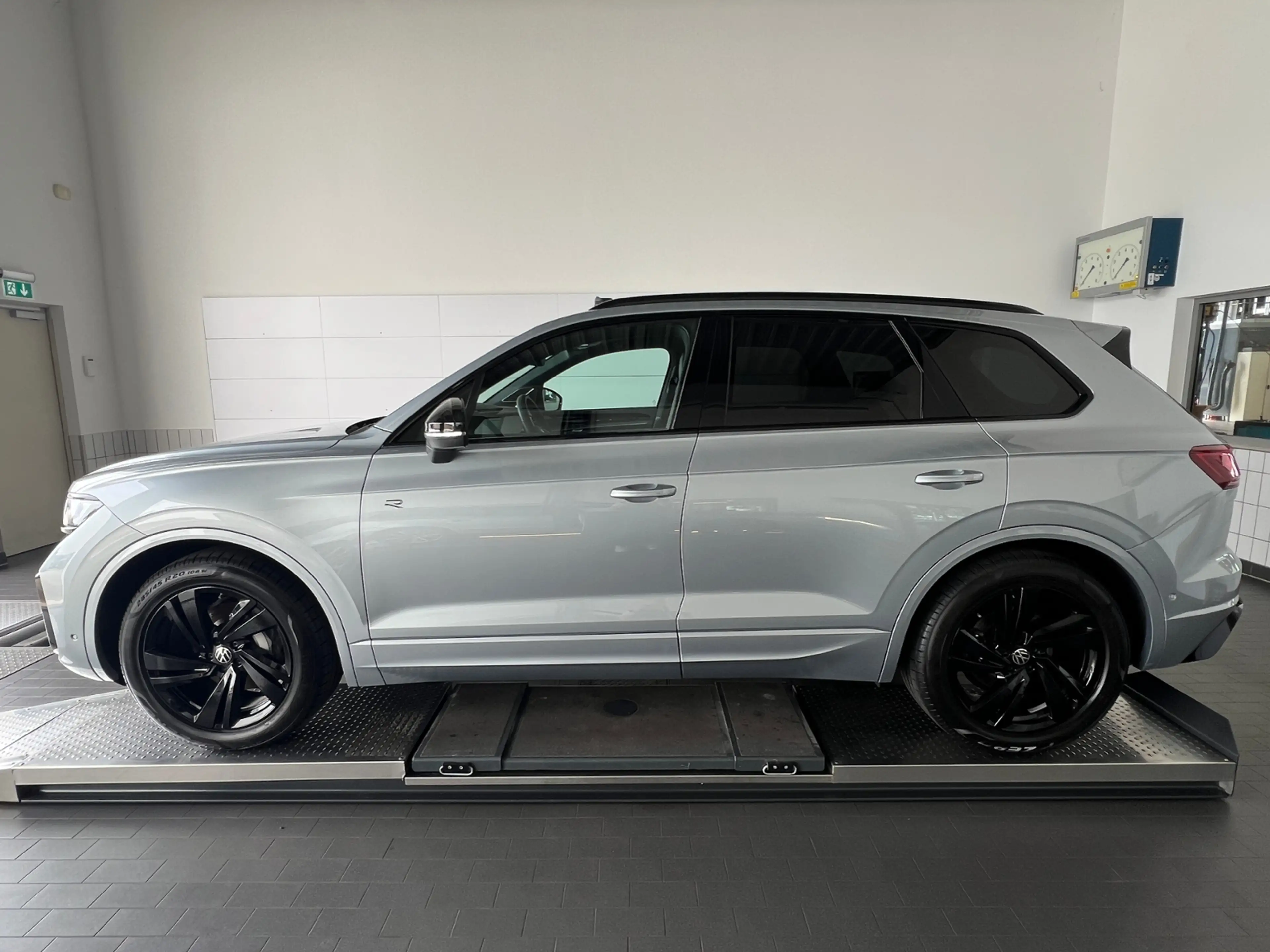 Volkswagen Touareg R-Line 3.0 TDI *BlackStyle, AHK, Luft, Pano, Stan — photo 3