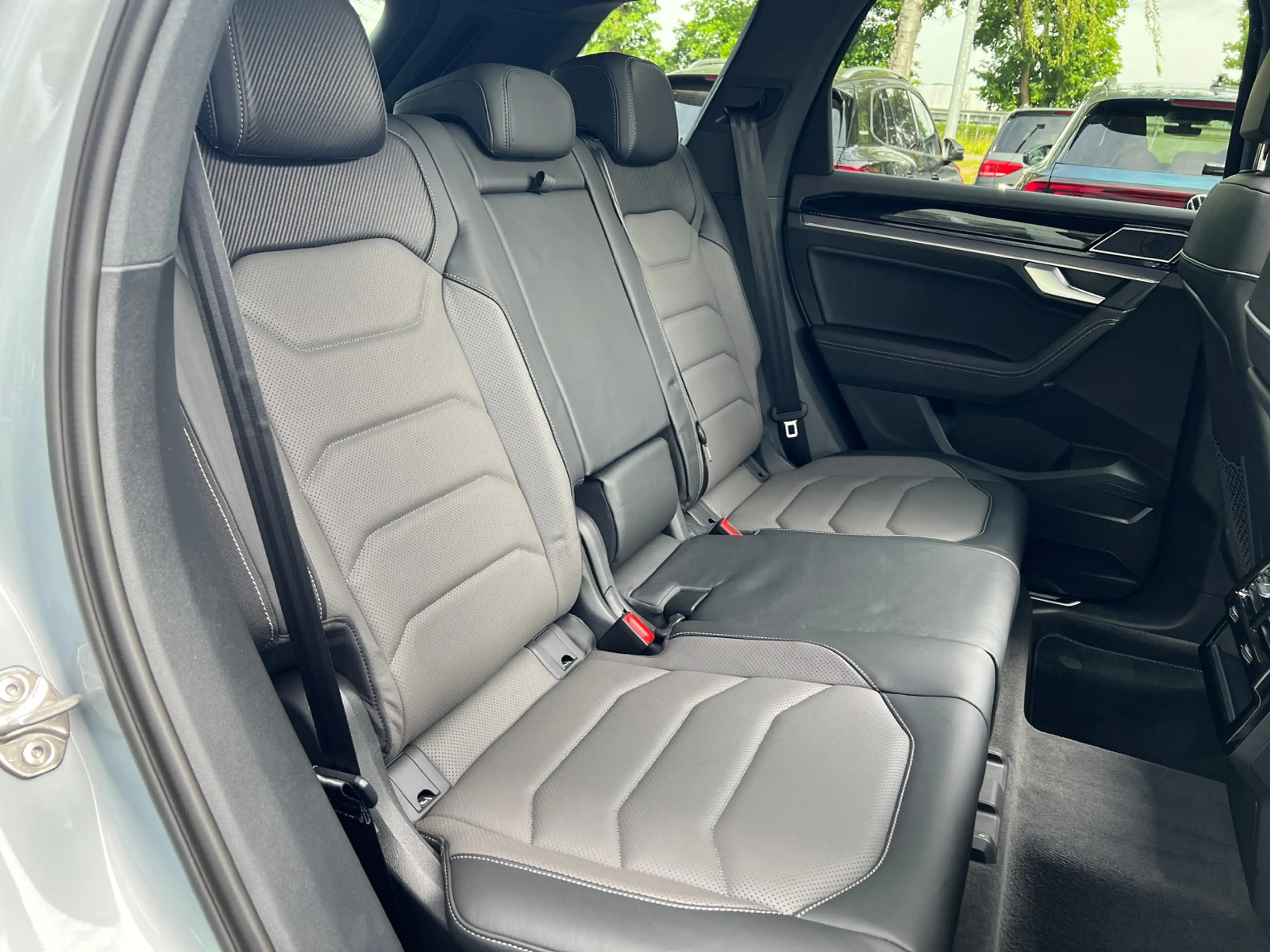 Volkswagen Touareg R-Line 3.0 TDI *BlackStyle, AHK, Luft, Pano, Stan — photo 11