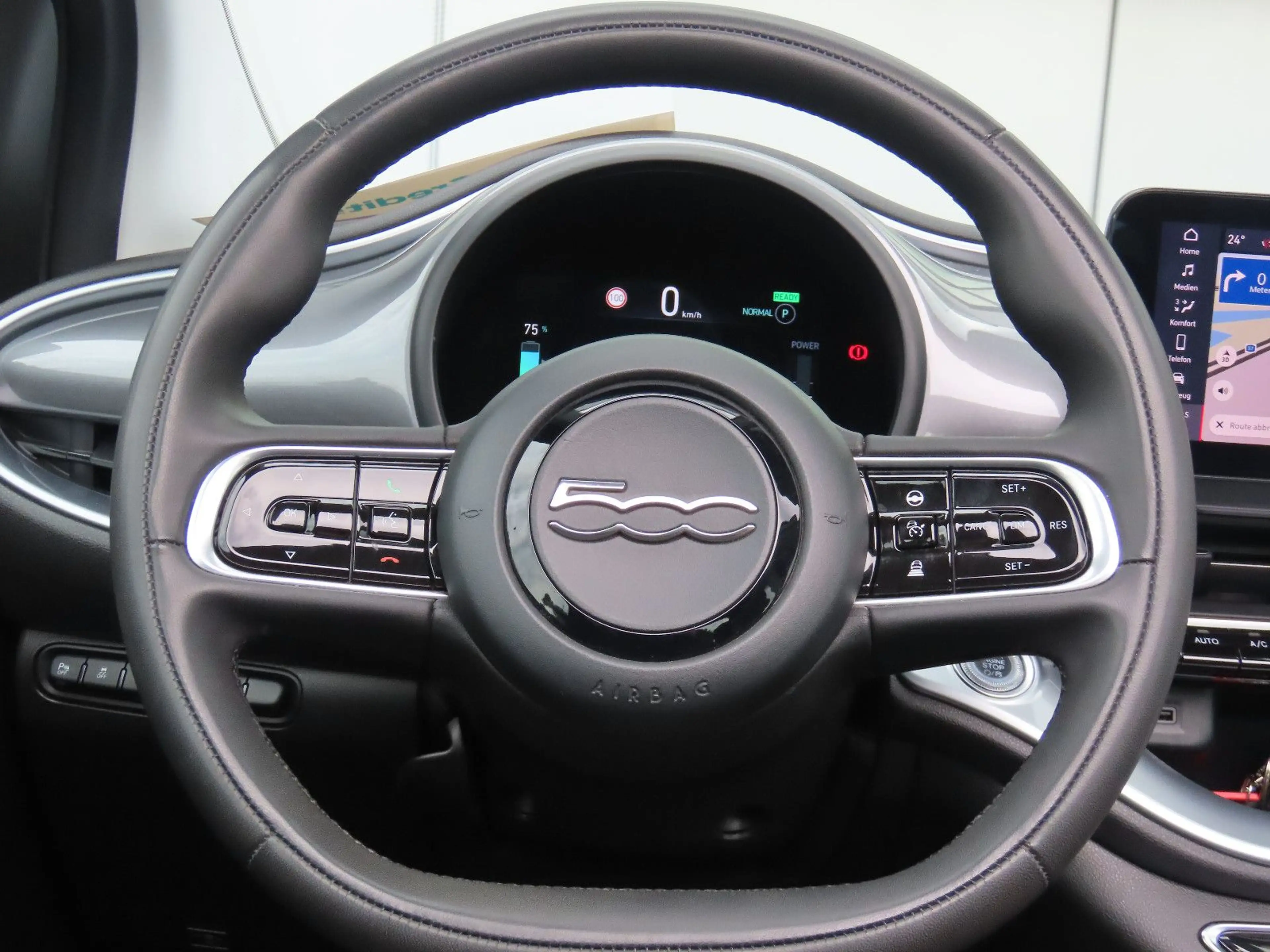 Fiat 500e Icon Cabrio 42 kWh Sitzheizung Klima ACC — photo 14