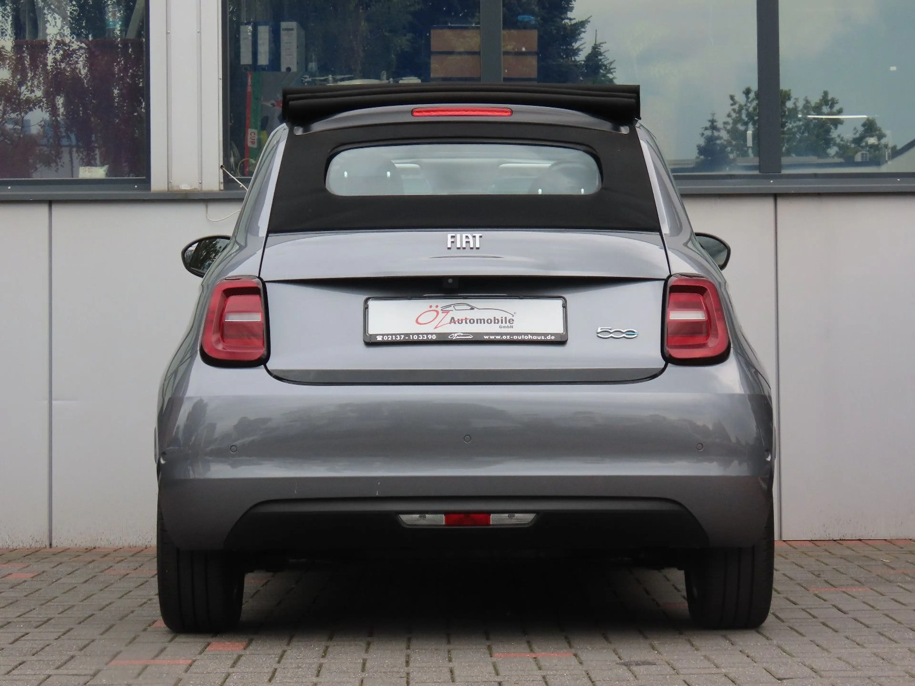 Fiat 500e Icon Cabrio 42 kWh Sitzheizung Klima ACC — photo 5