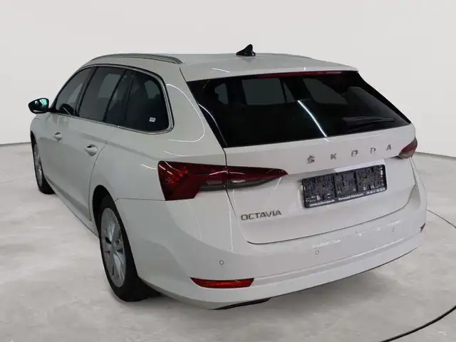 Skoda Octavia view 5