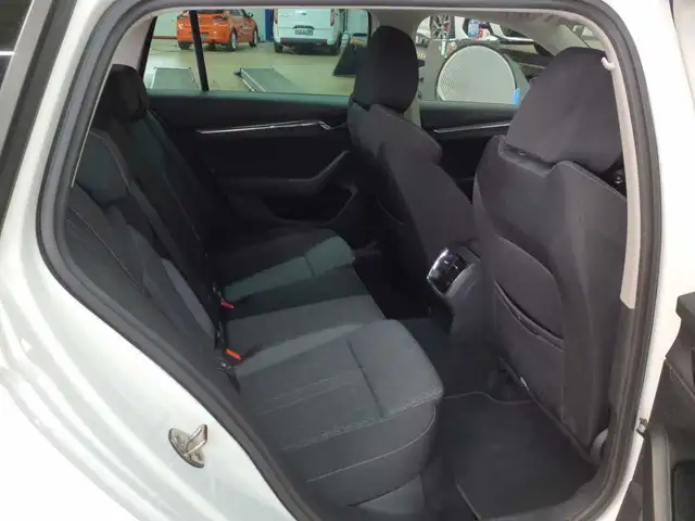 Skoda Octavia view 14