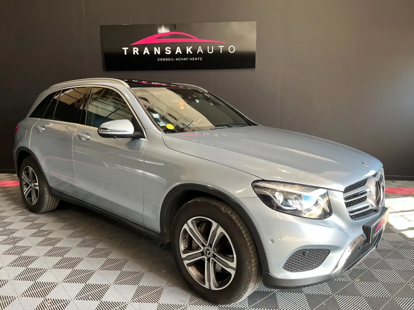 Mercedes-Benz Executive Grau - 1