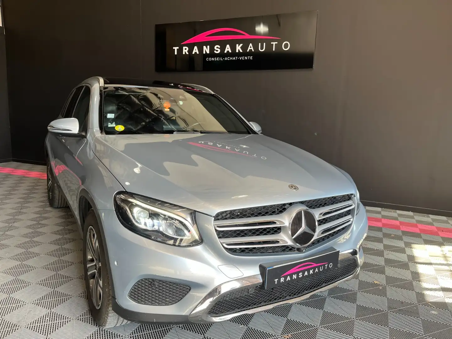 Mercedes-Benz Executive Grau - 2