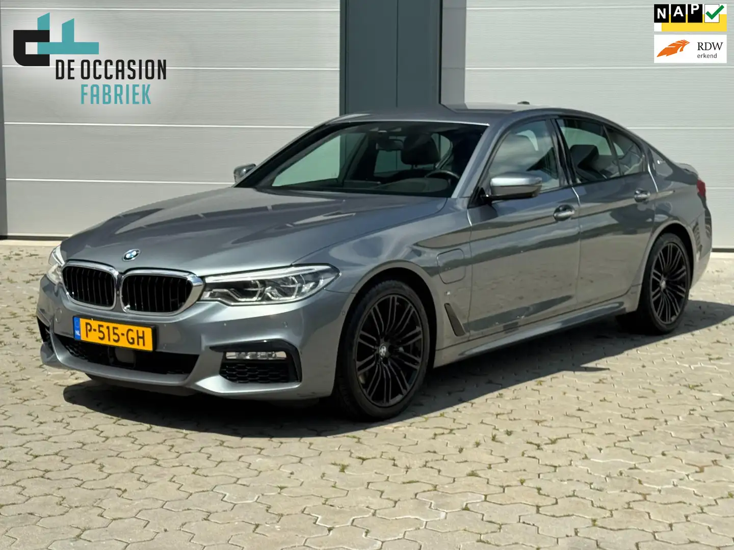 BMW 530 5-serie 530e M Sport Head-up Adaptief Led Grijs - 1