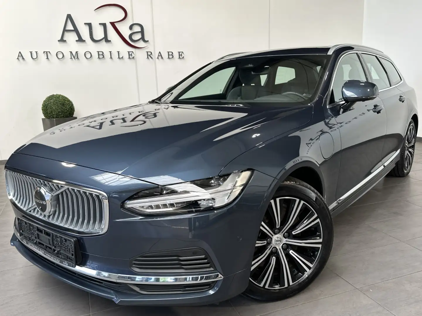 Volvo V90 T8 AWD Inscription NAV+LED+360°+AHK+PANO+VC Blue - 1