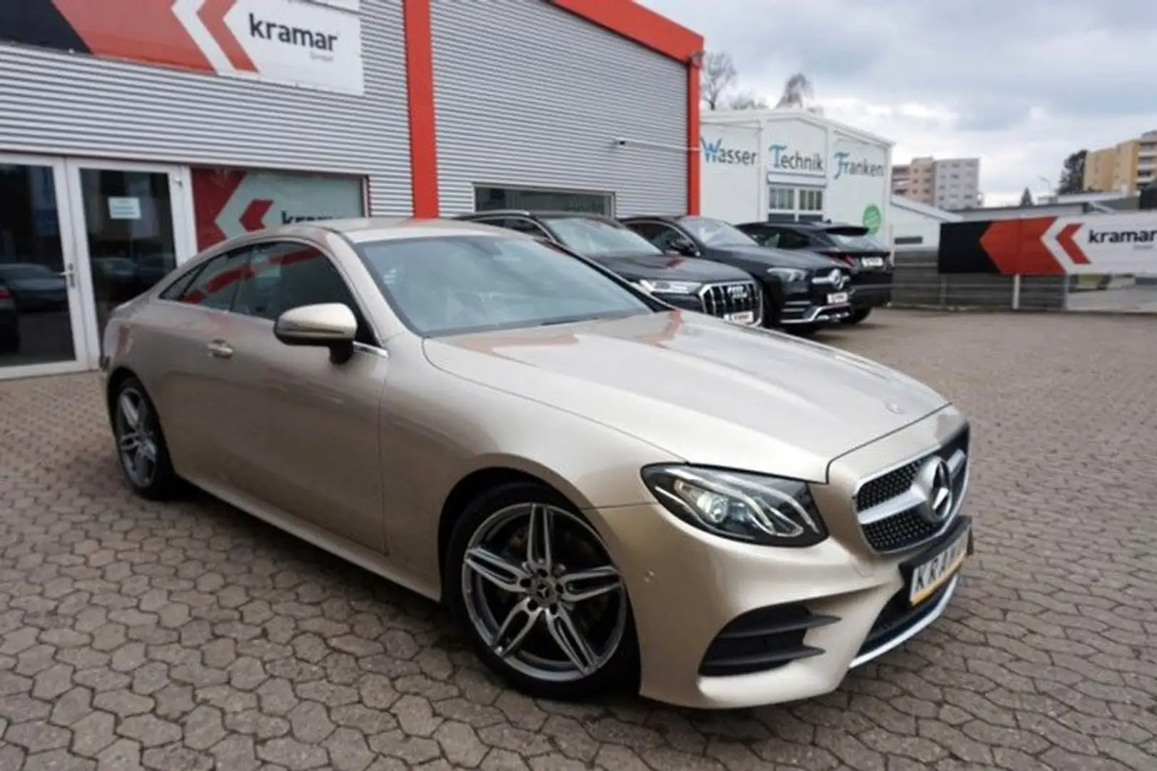 Mercedes-Benz E 220 d Coupe 9G AMG Line Kamera/LED Brun - 2