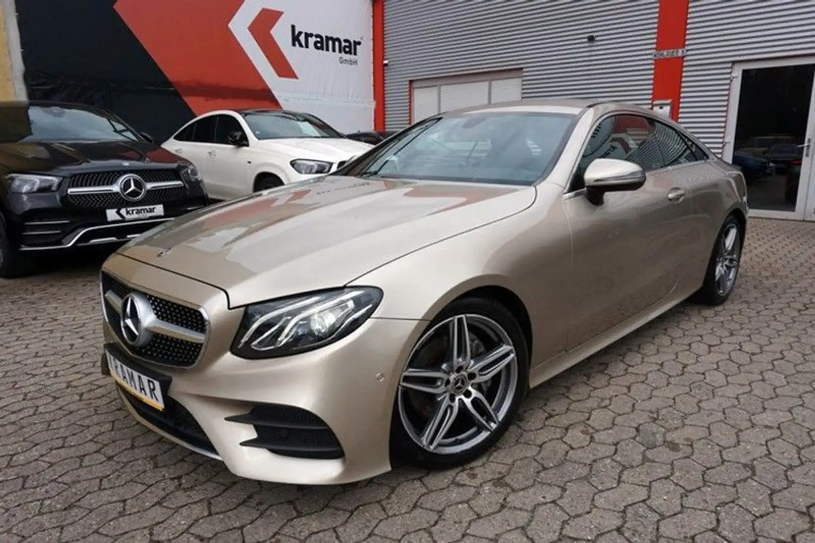 Mercedes-Benz E 220 d Coupe 9G AMG Line Kamera/LED Brun - 1