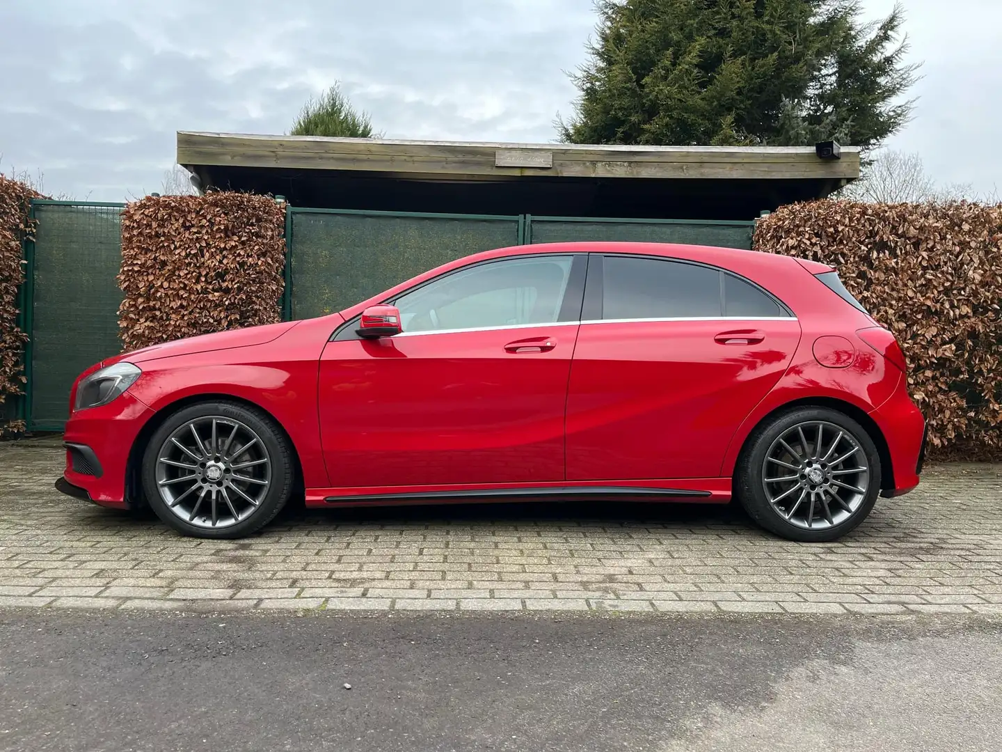 Mercedes-Benz A 180 A 180 Rouge - 1