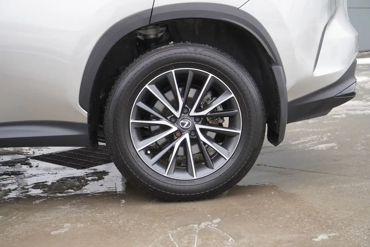 Lexus NX снимка Lexus NX