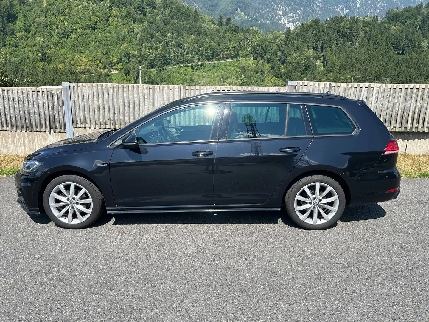 Volkswagen Golf Variant Golf Variant Rabbit 40 1,6 TDI SCR DSG Rabbit 40 Schwarz - 2