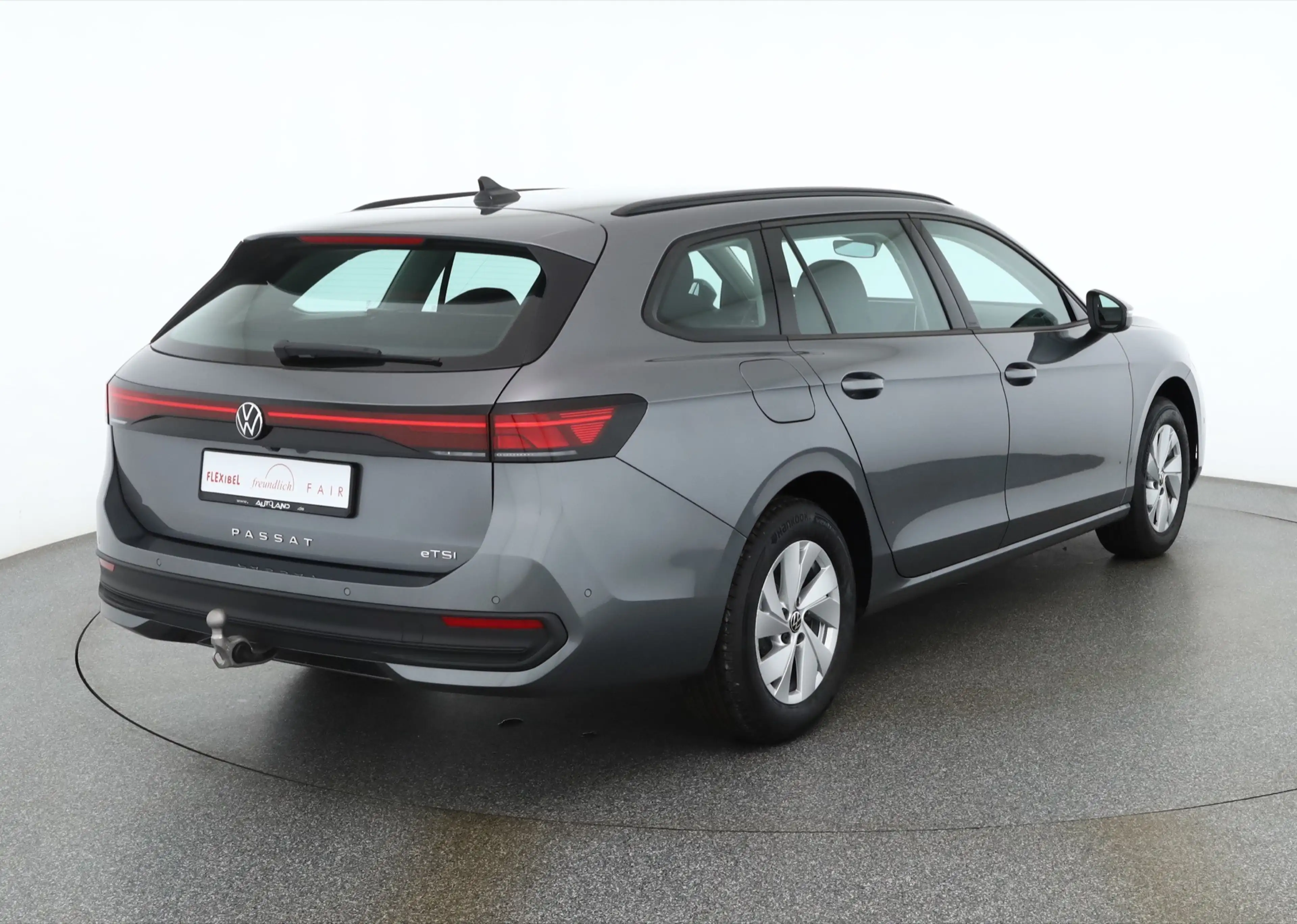 Volkswagen Passat Variant 1.5 eTSI DSG LED ACC AHK — photo 5