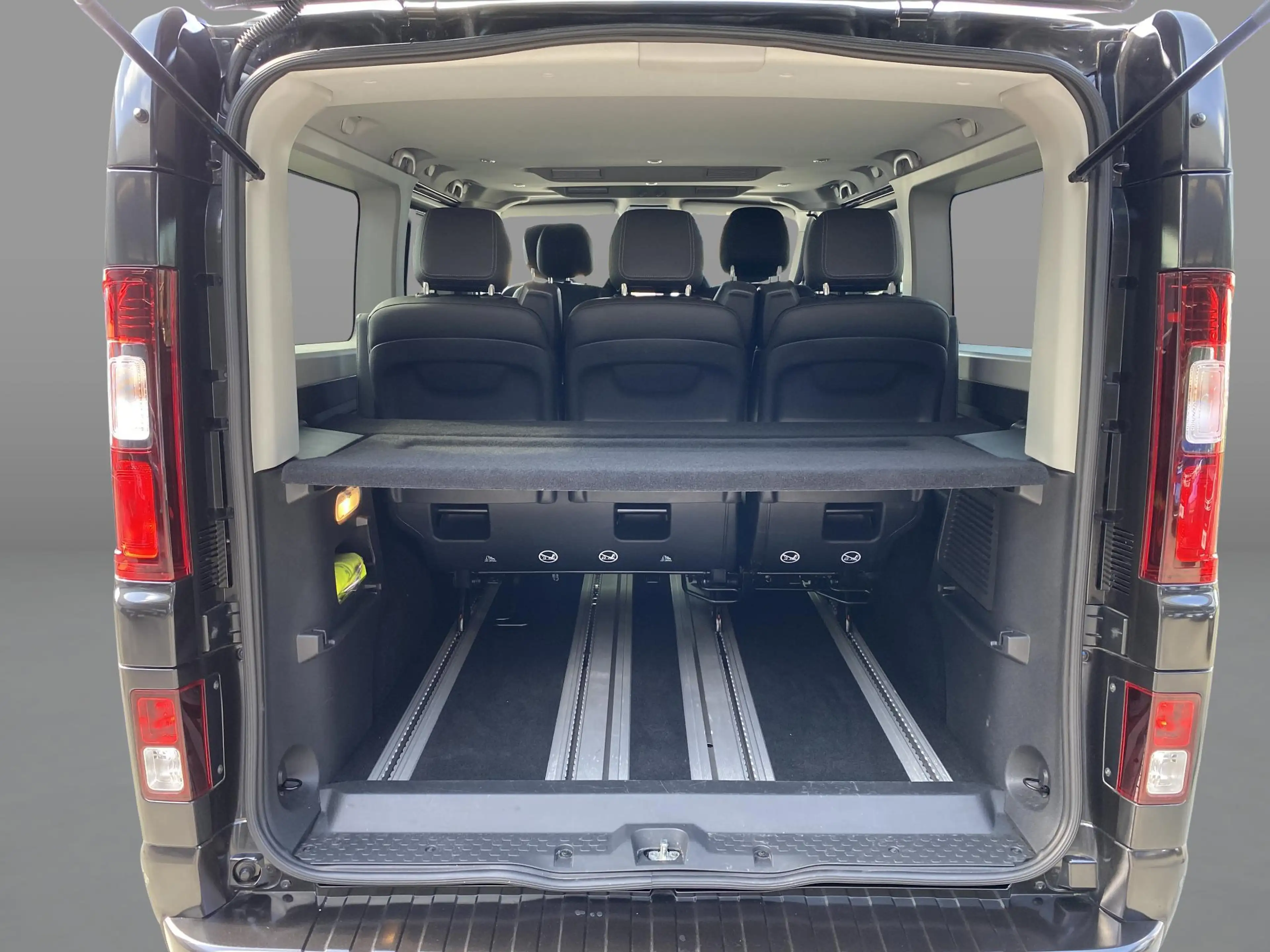Renault Trafic Grand SpaceClass Blue dCi 170 EDC — photo 15
