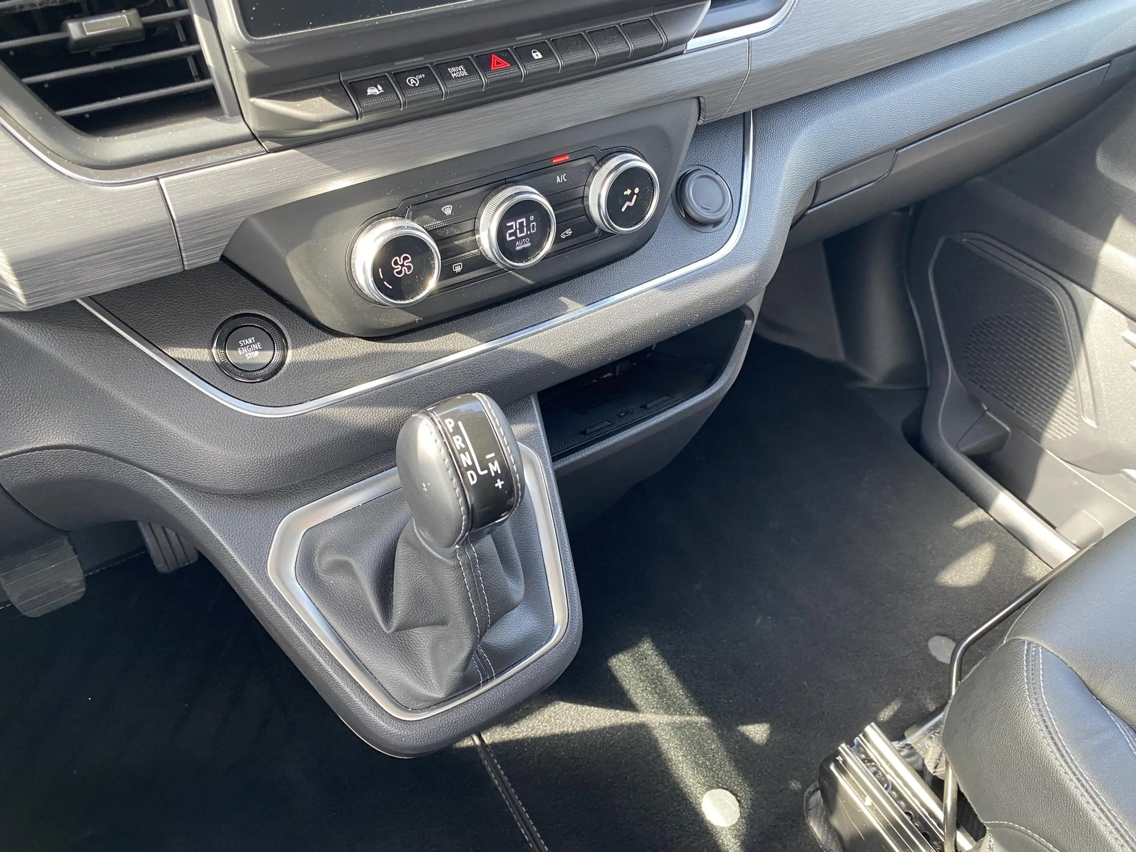 Renault Trafic Grand SpaceClass Blue dCi 170 EDC — photo 10
