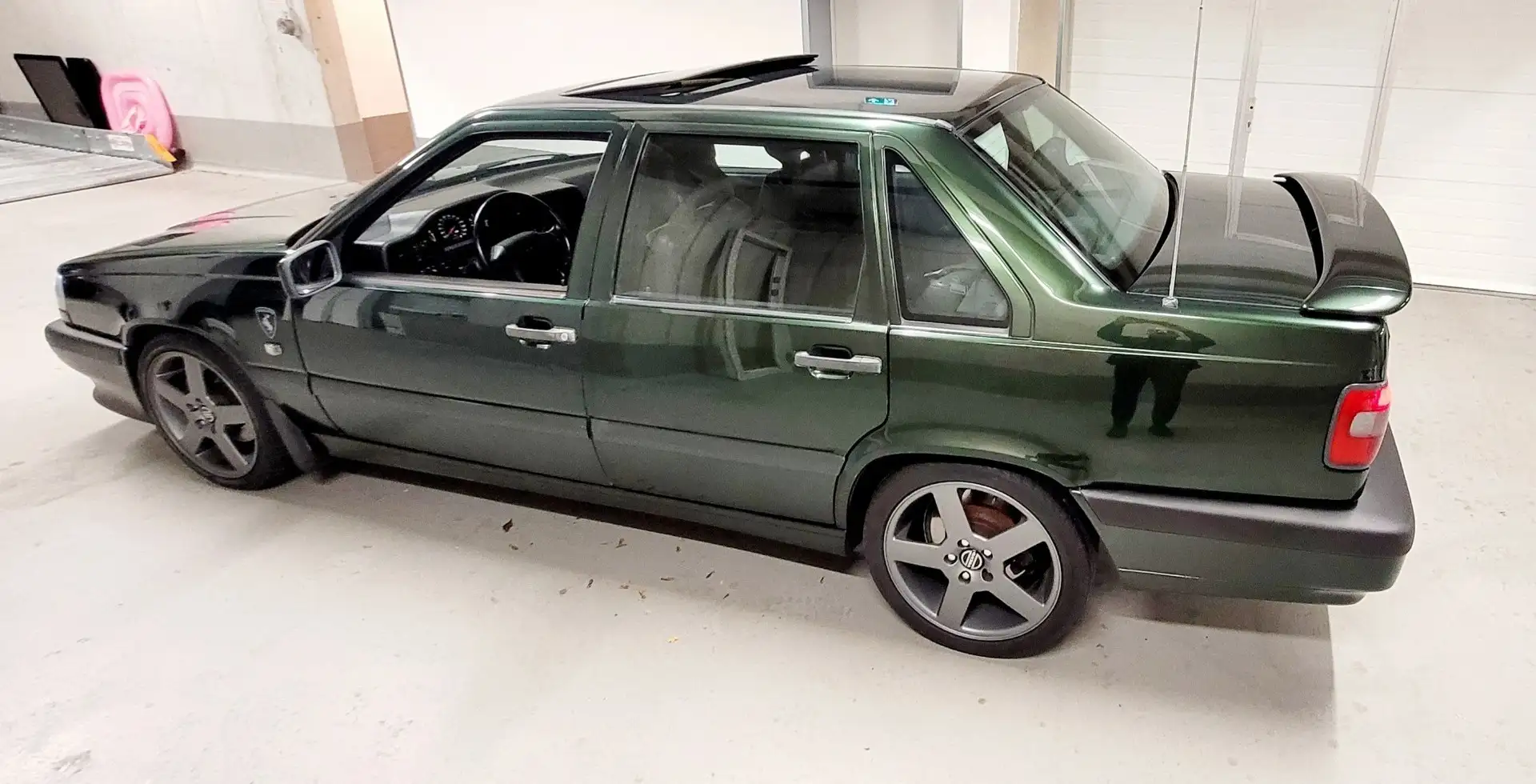 Volvo 850 T-5R 1 of only 339 Limited Limousine Edition - 1