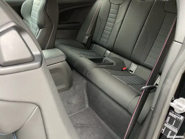 BMW M2 view 11