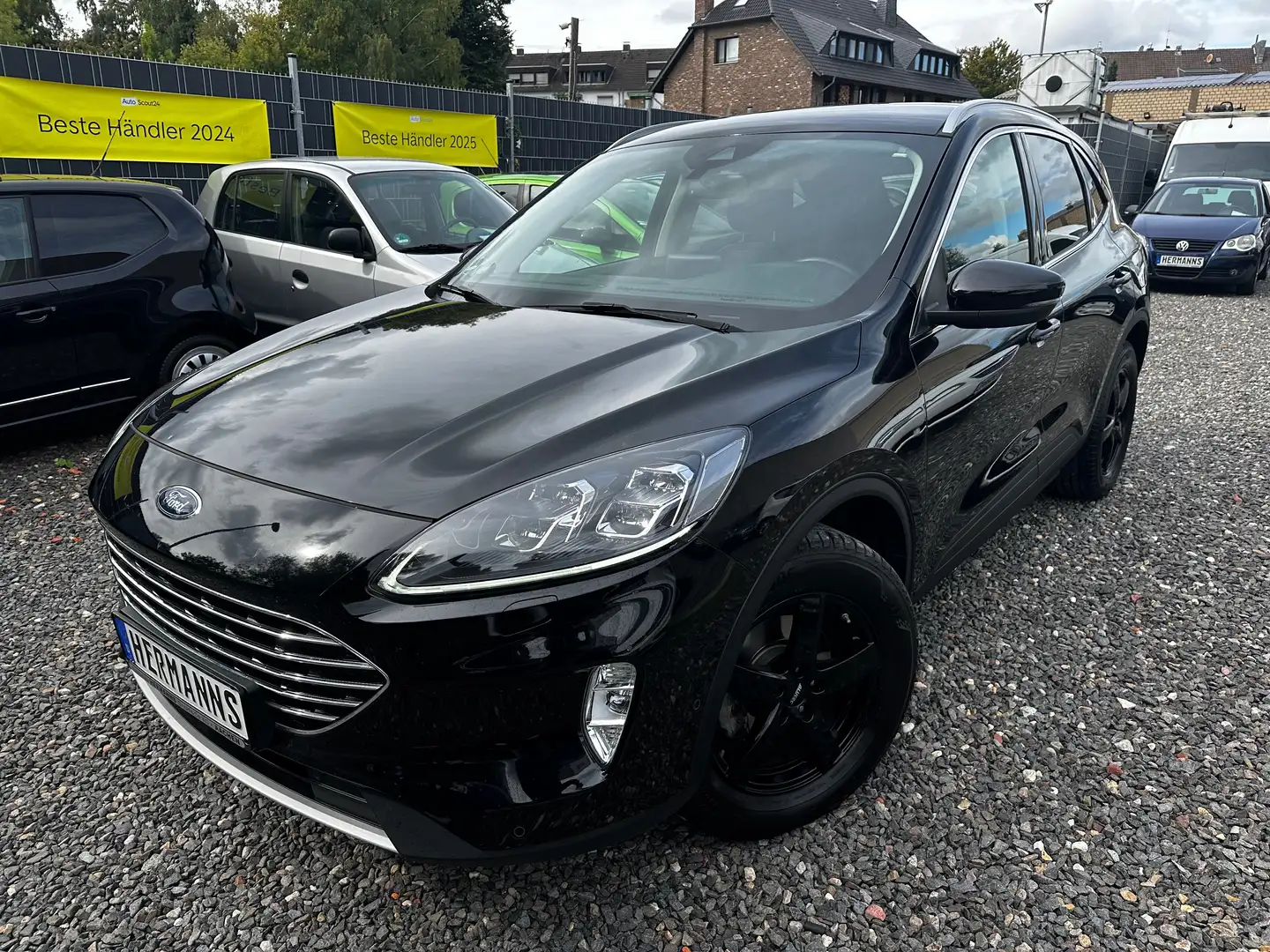 Ford Kuga Titanium X *1.HAND / SCHECKHEFTGEPFLEGT* Schwarz - 1