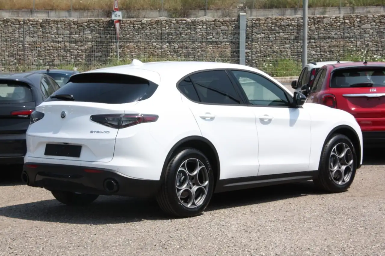 Alfa Romeo Stelvio 2026 — фото 6