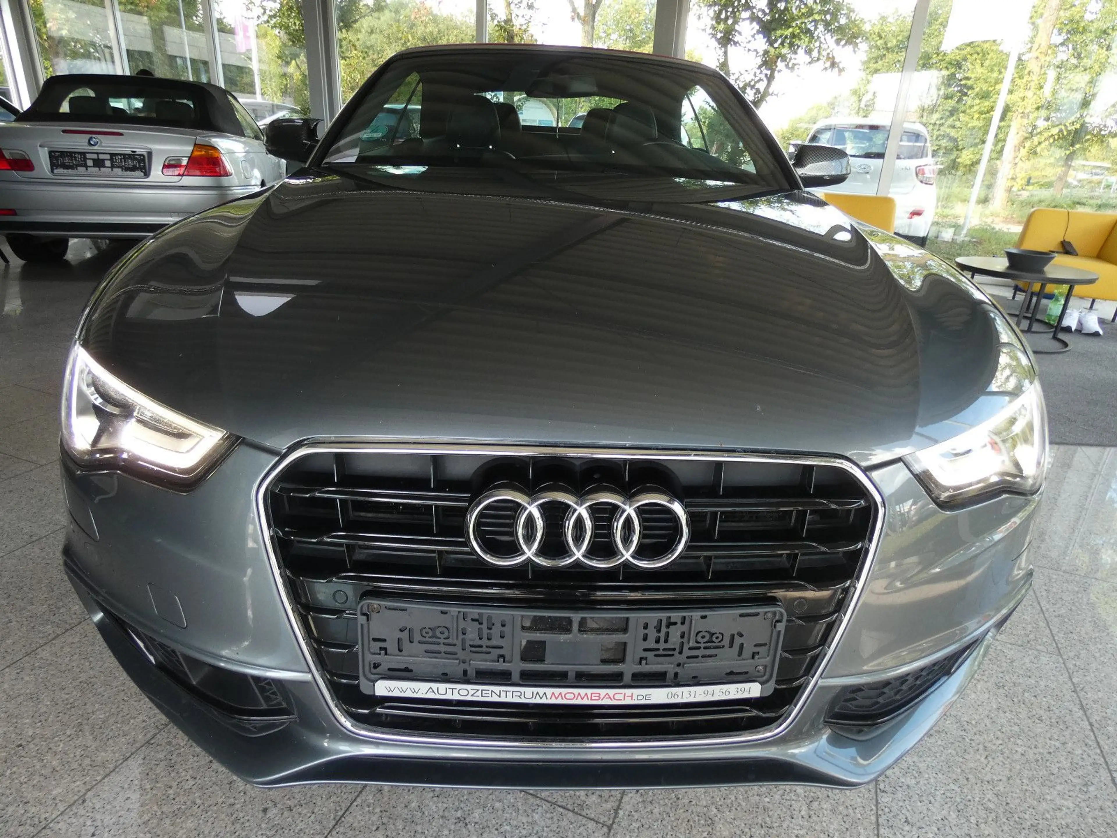 Audi A5 Cabriolet 2.0 TDI — photo 2