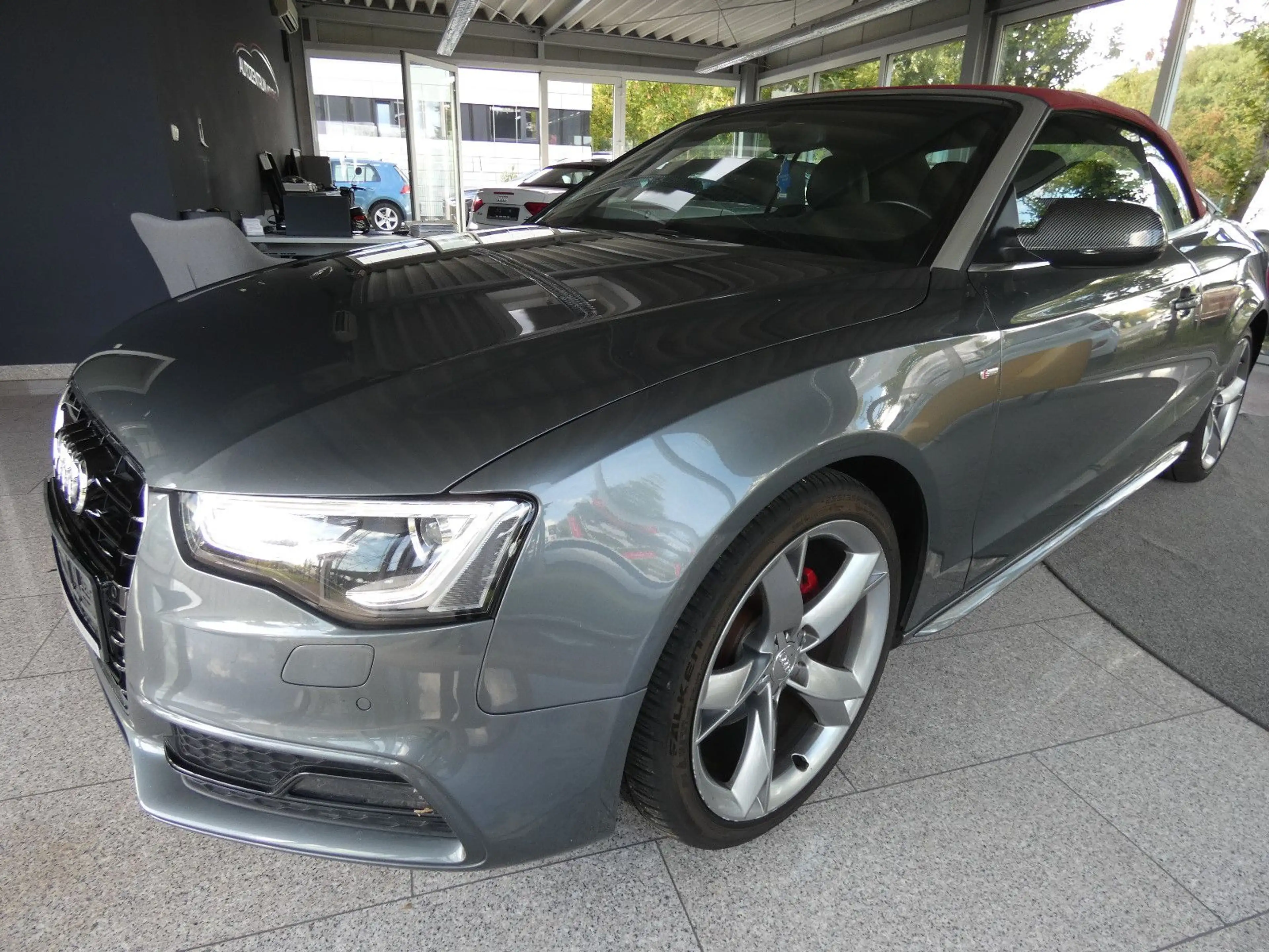 Audi A5 Cabriolet 2.0 TDI — photo 3