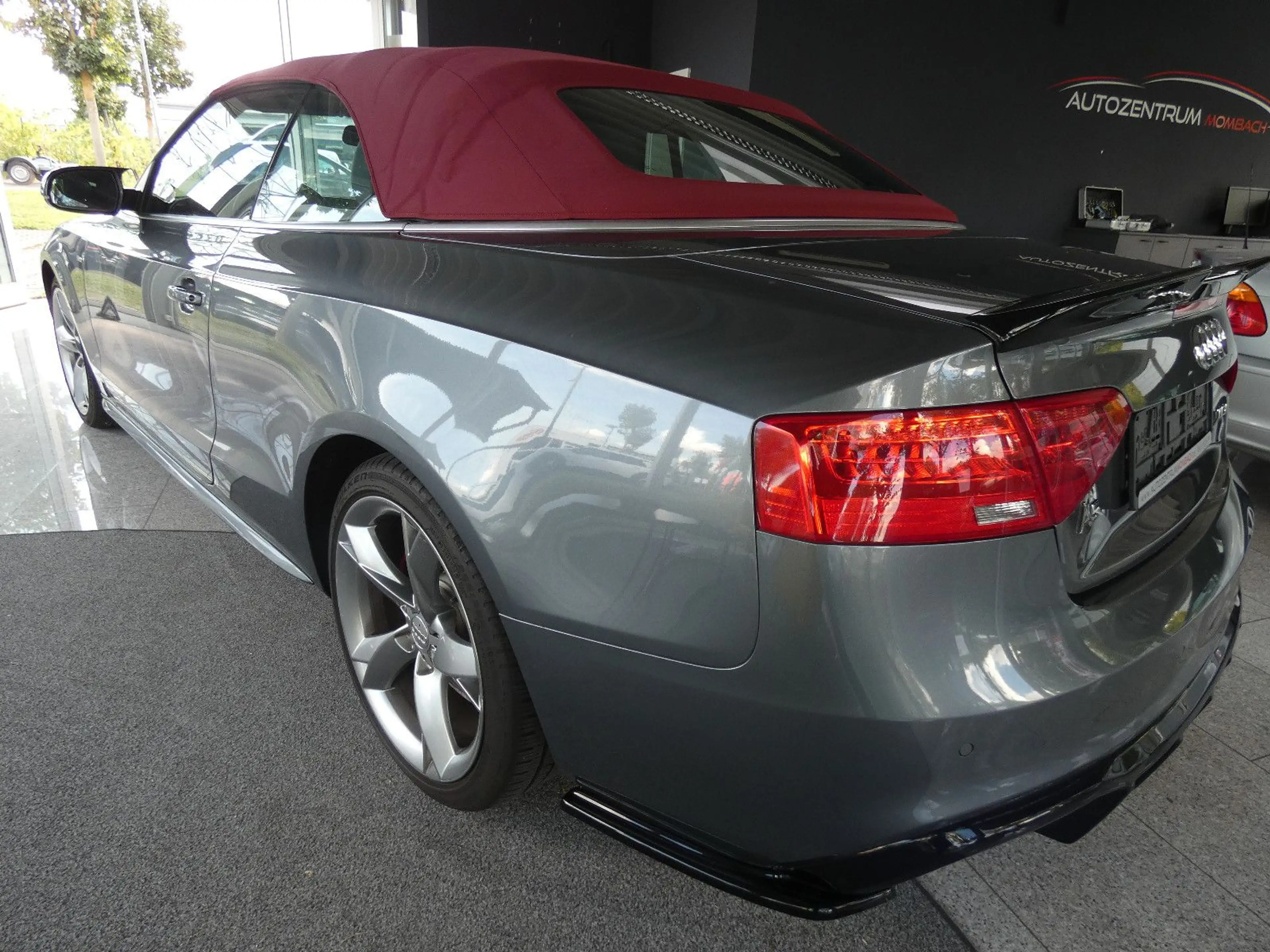 Audi A5 Cabriolet 2.0 TDI — photo 5