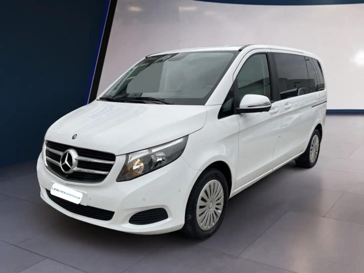 Mercedes-Benz V 200 V 200 cat Ambiente Bianco - 1