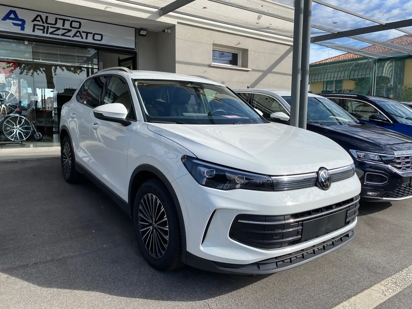 Volkswagen Tiguan Tiguan 1.5 etsi Life 130cv ACT DSG LIFE Blanc - 2