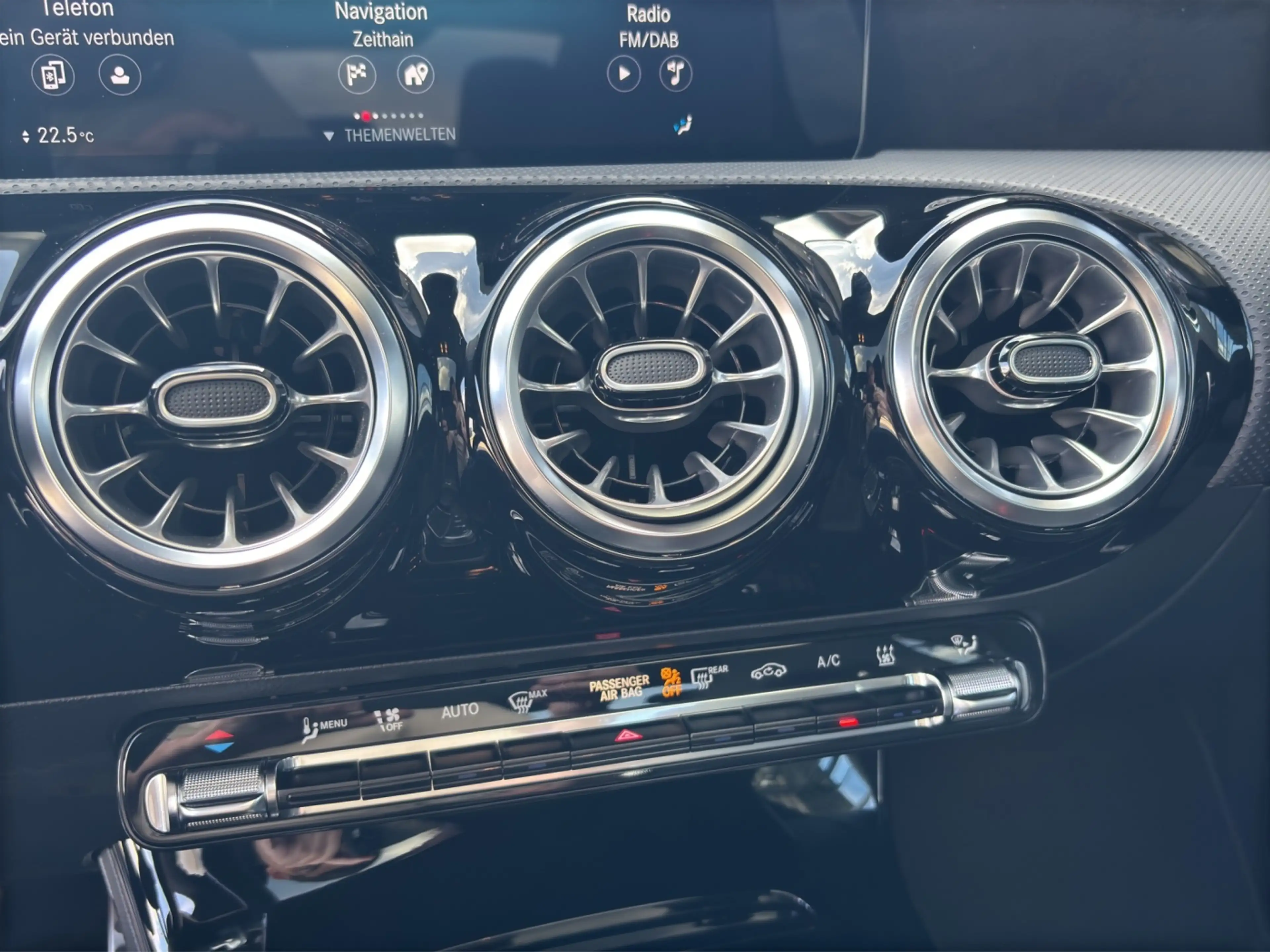 Mercedes-Benz CLA 250 e *AMG*Multibeam*Panorama*Night*Kam*19"* — photo 13